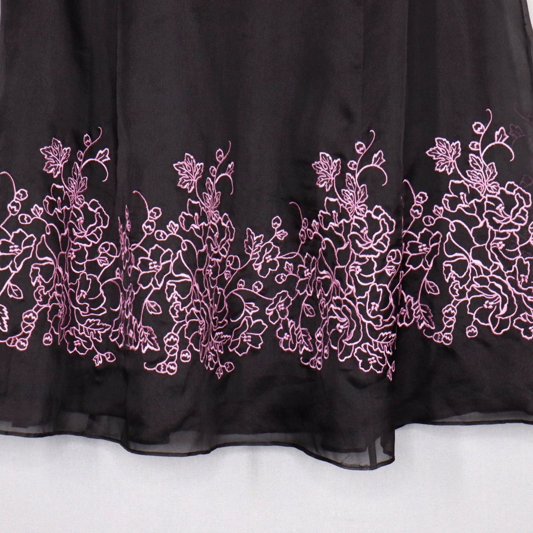 Adrianna Papell Adrianna Papell Skirt A-Line Knee Length Silk Embroidered Floral Black Women's Sz 6 Size 28" / US 6 / IT 42 - 7 Thumbnail