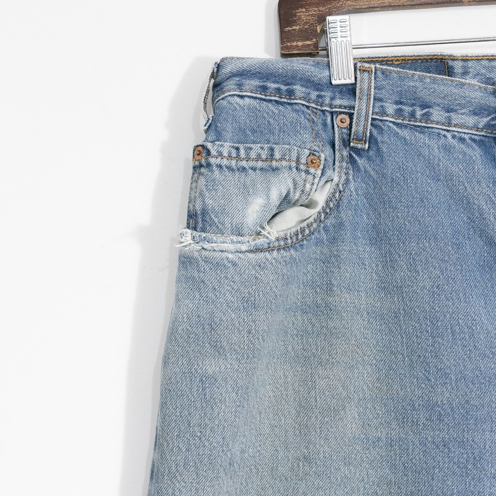 Levi's × Vintage Vintage 90s Levis 560 Jeans 36x32 - Faded Distressed Relaxed Size US 36 / EU 52 - 4 Thumbnail