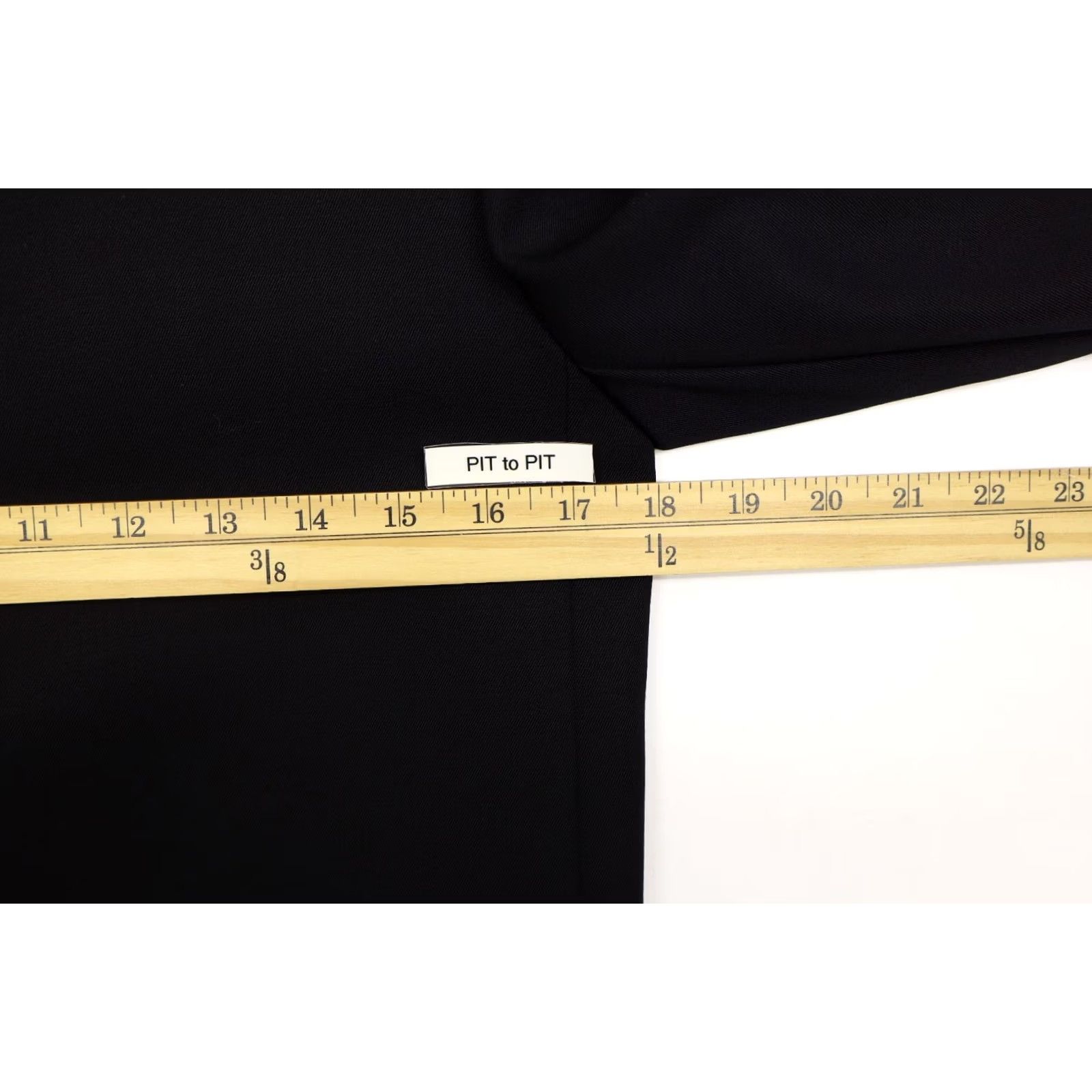 Diane von Furstenberg VINTAGE Diane von Furstenberg Blazer Jacket Women's Black Wool Duster Mid-Length 90s Career Luxury Silk Lining Dry Clean Only Size 6 Size M / US 6-8 / IT 42-44 - 6 Thumbnail