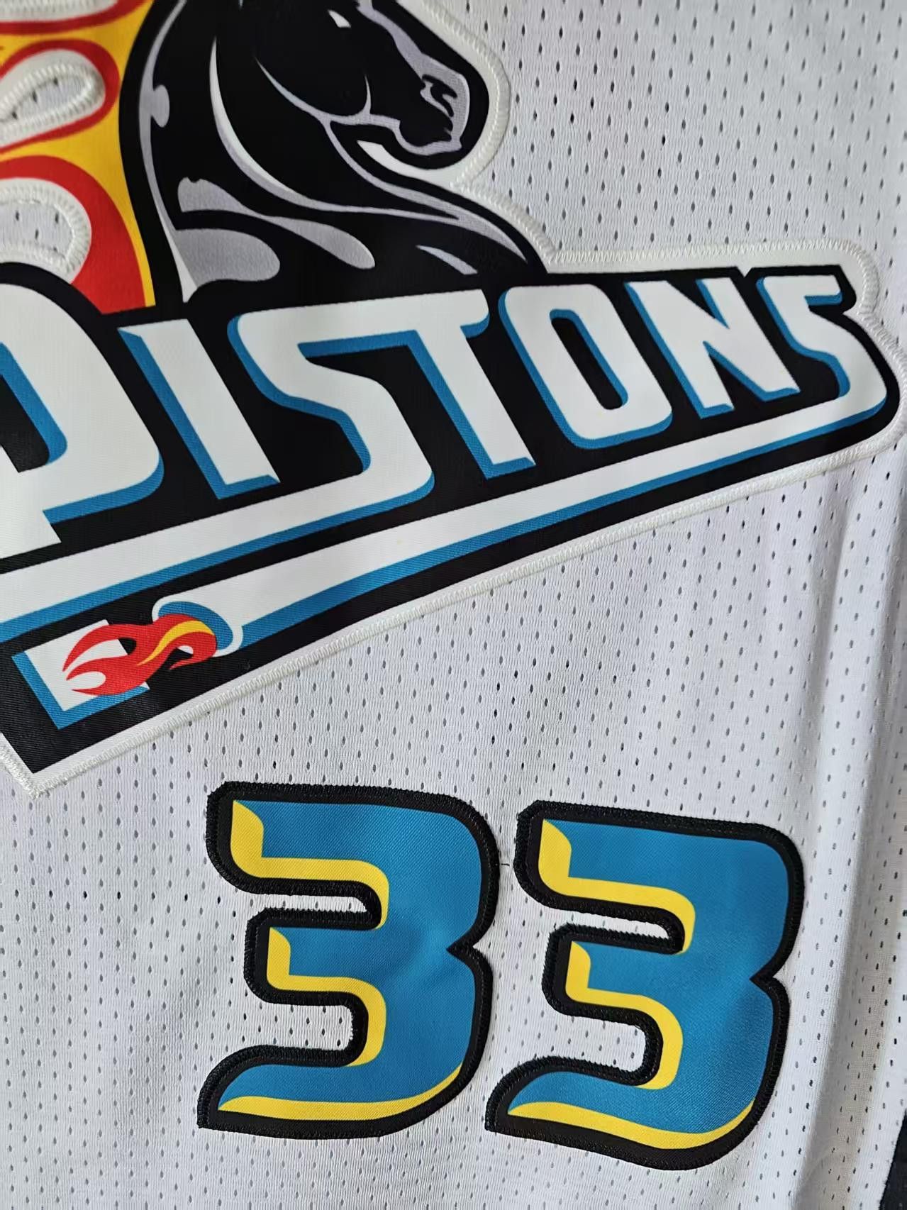 NBA Detroit PISTONS #33 Grant Hill Jersey White Size US XL / EU 56 / 4 - 3 Thumbnail
