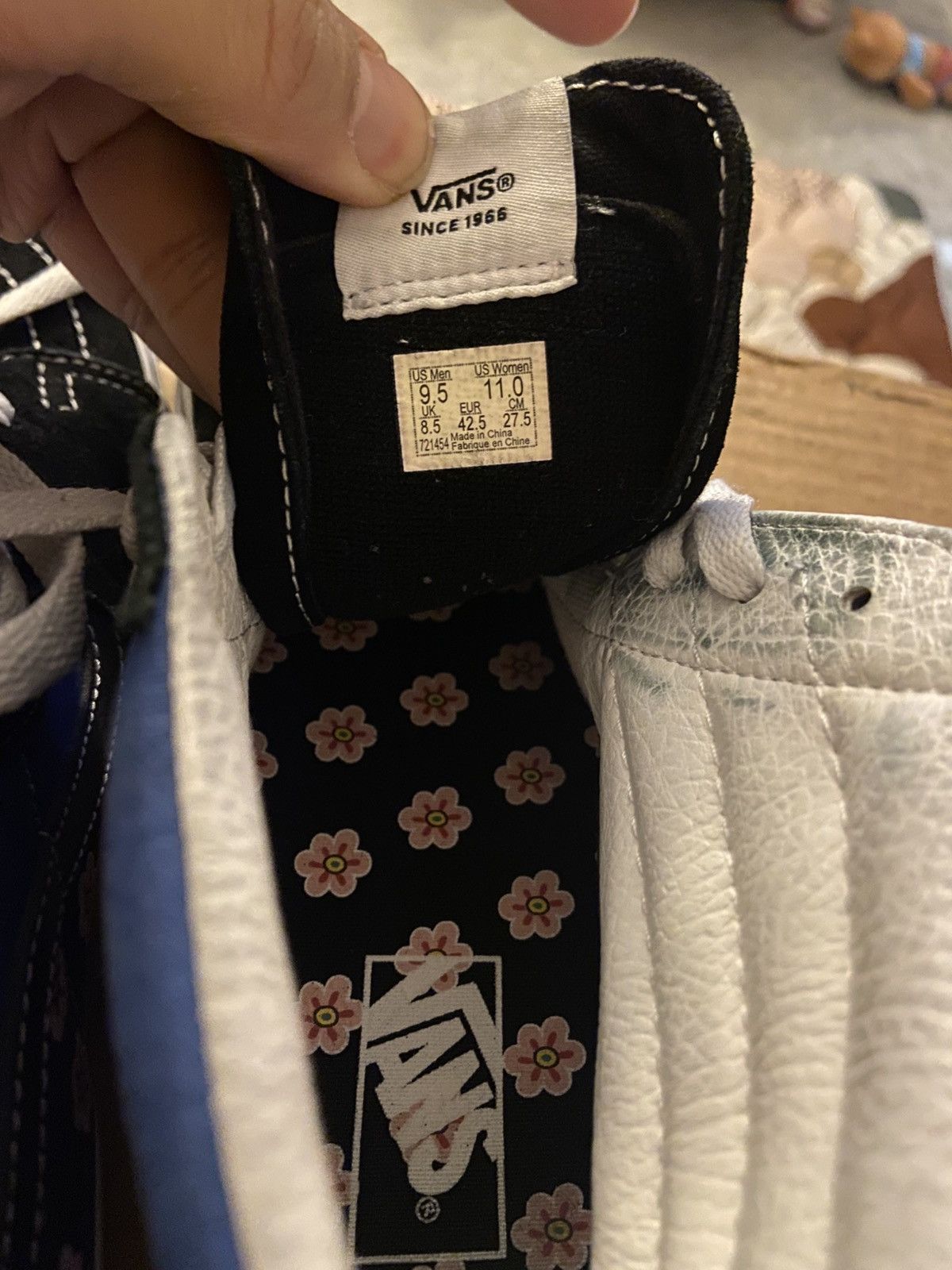 Vans Vans Korean typography sk8- hi tops Size US 9.5 / EU 42-43 - 8 Thumbnail