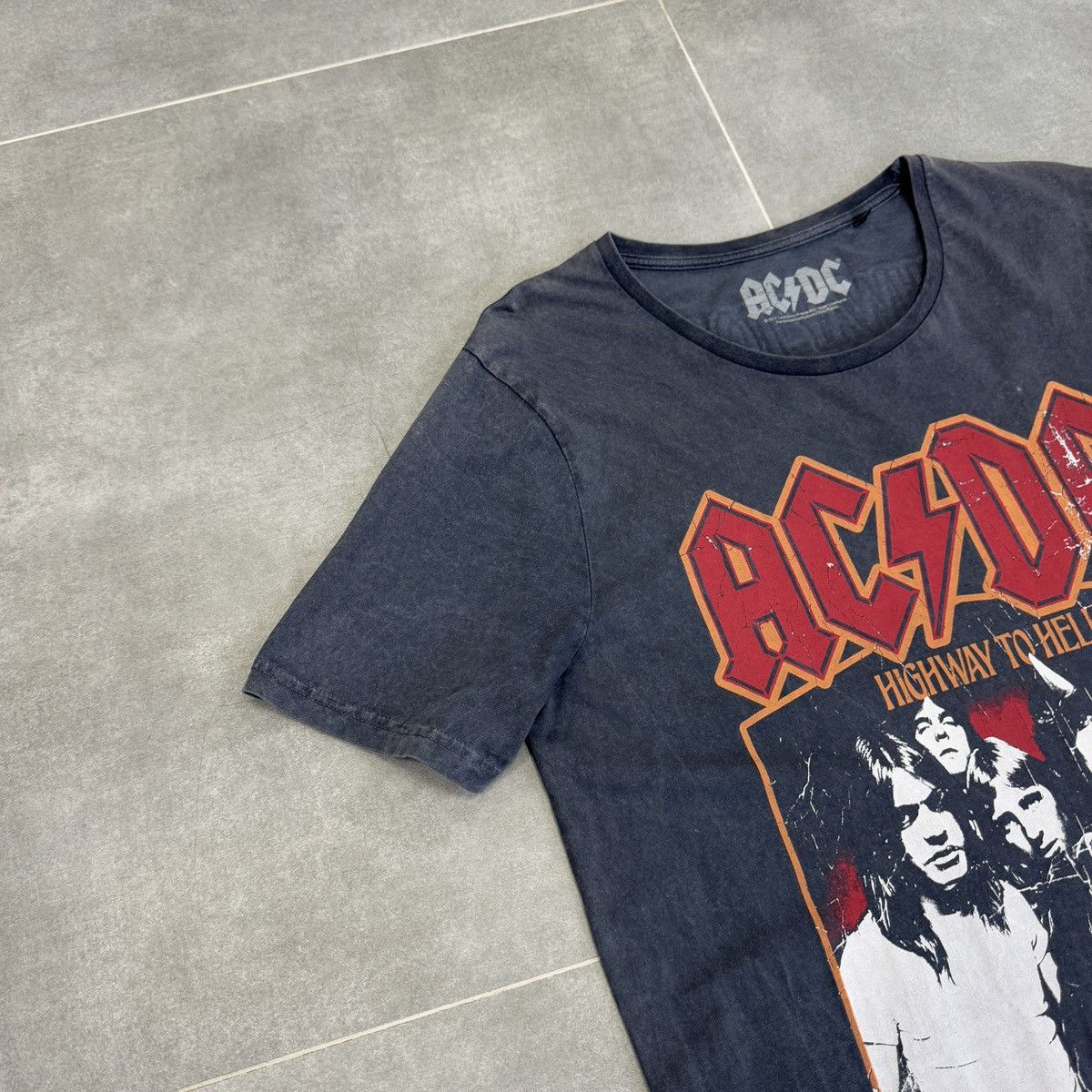 AC/DC × Band Tees AC/DC Highway To Hell 1979 World Tour Retro T-Shirt Size M Size US M / EU 48-50 / 2 - 2 Thumbnail