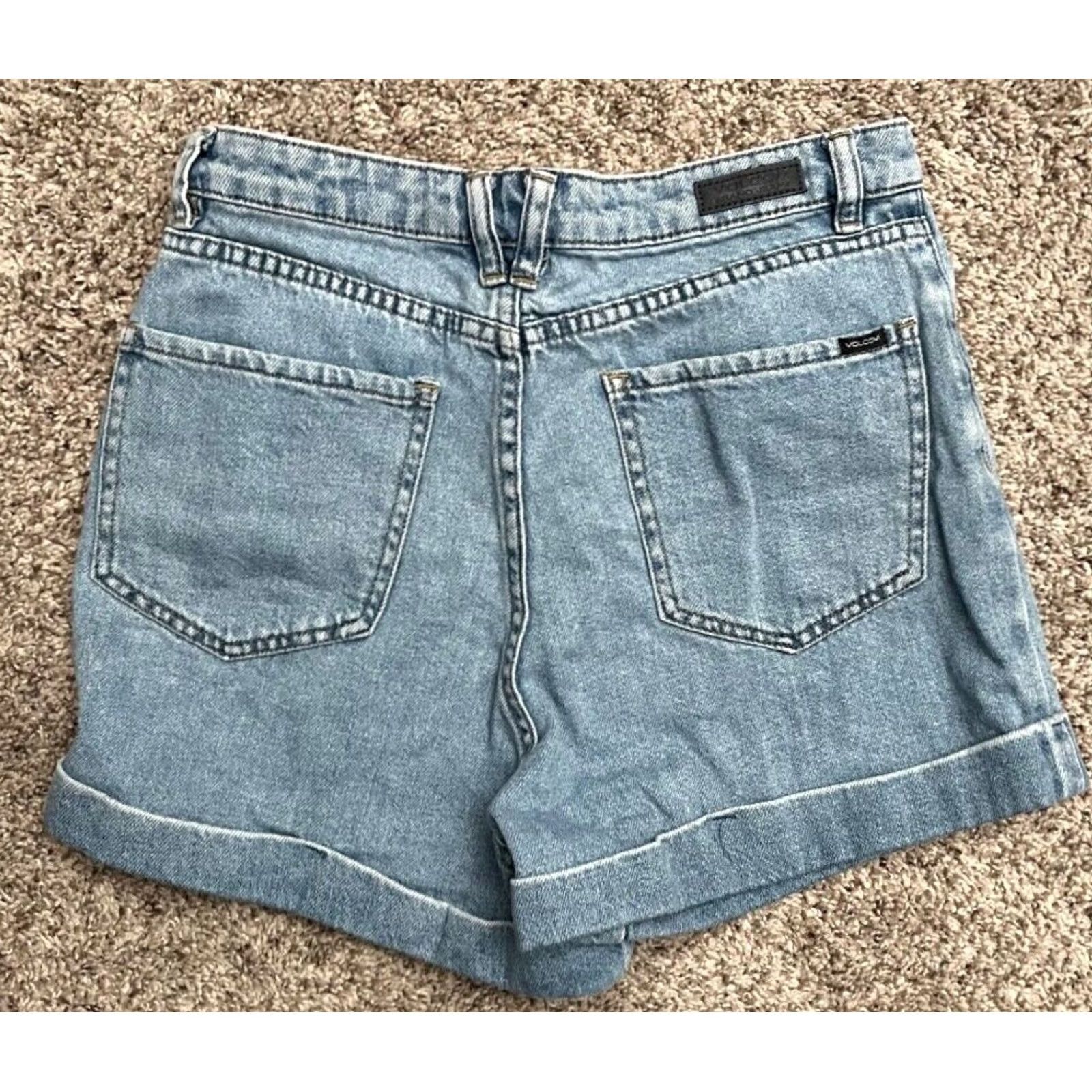 Volcom VINTAGE Volcom Denim Shorts Cuffed Jean Shorts Women 27 Blue Beach Size 27" / US 4 / IT 40 - 4 Thumbnail