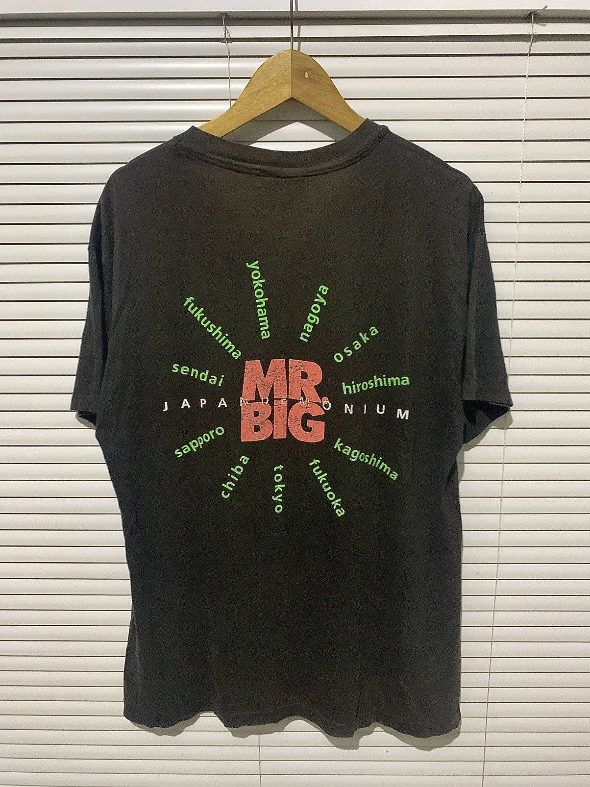 Band Tees Vintage 90s Mr. Big "Japandemonium" Tour T-Shirt Size US L / EU 52-54 / 3 - 7 Thumbnail