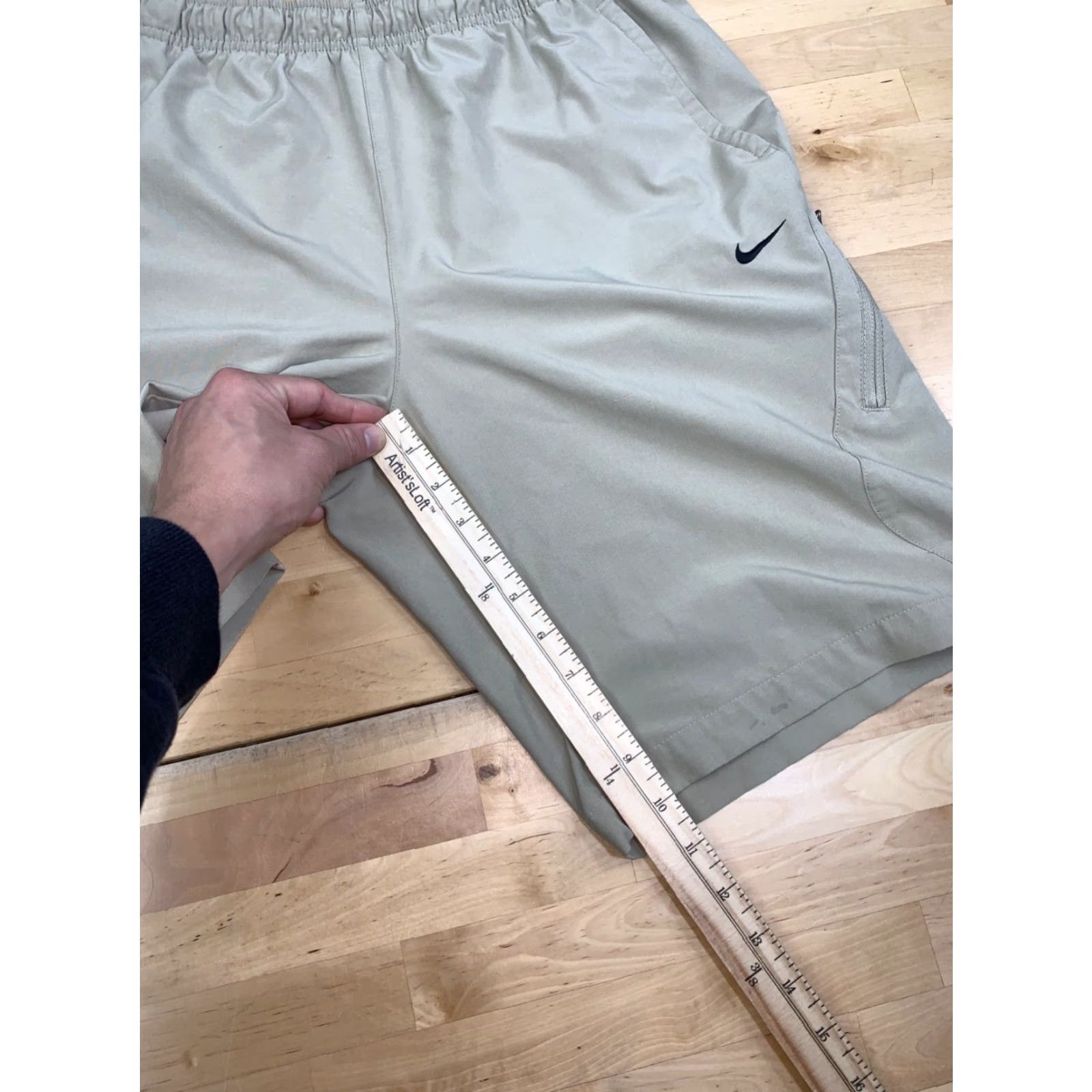 Nike **Nike Mens M Beige Gym Shorts Drawstring Activewear Training** User: **Nike Mens M Beige Drawstring Gym Shorts Activewear Training** Size US 31 - 7 Thumbnail