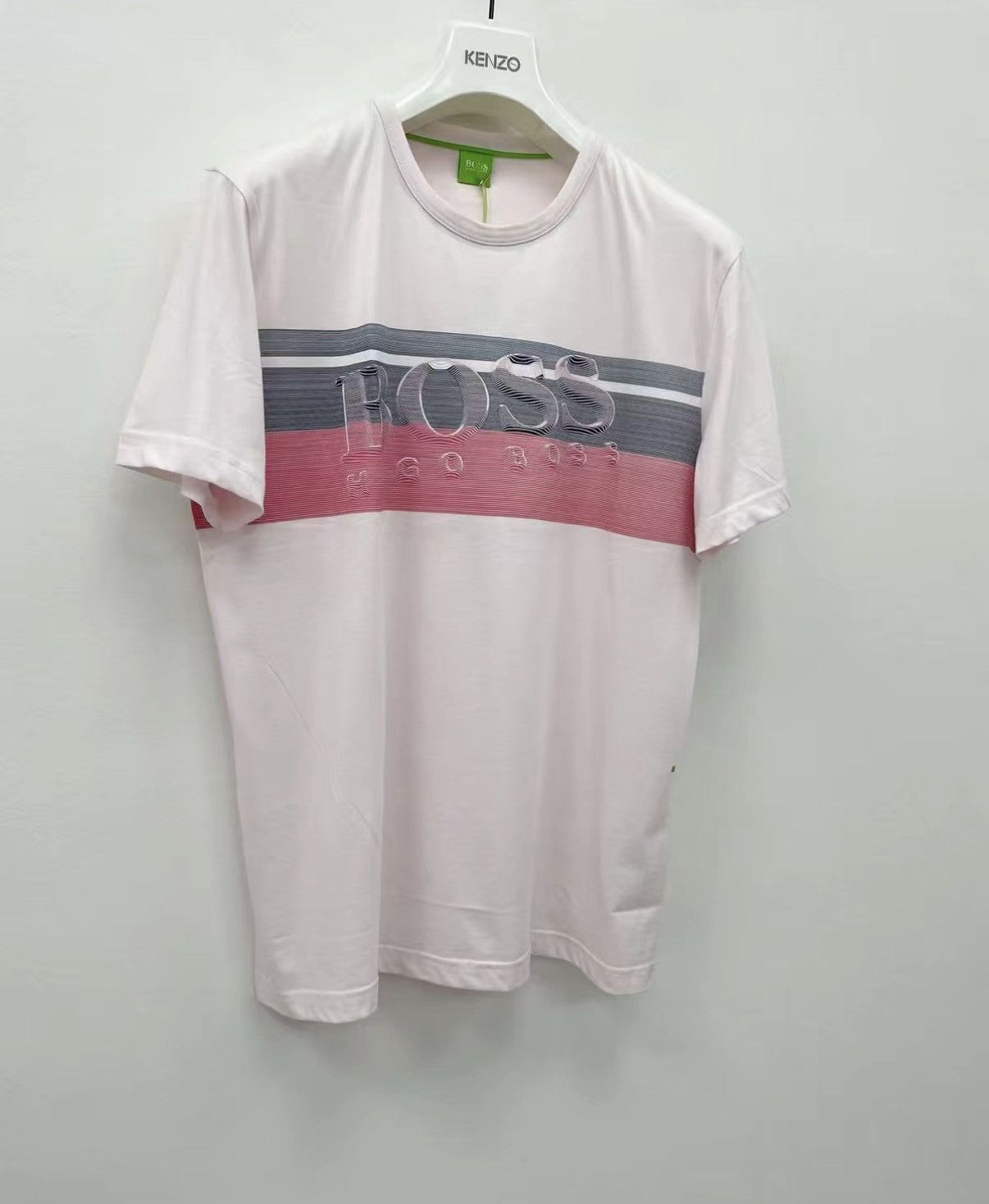 Hugo Boss HUGO BOSS 100% Cotton Embroidered Short Sleeve T-shirt J30 Size US S / EU 44-46 / 1 - 1 Thumbnail