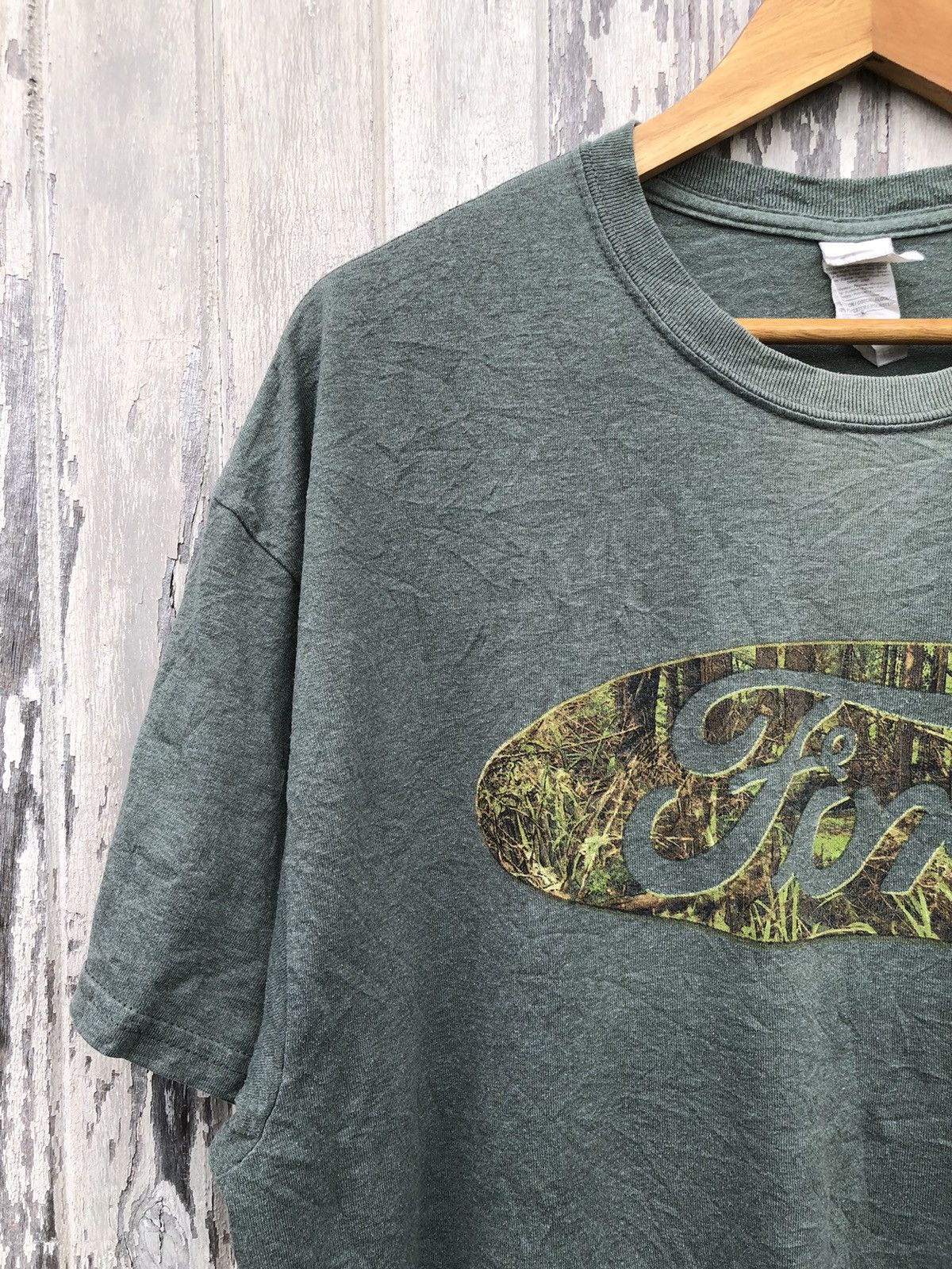 Japanese Brand × Realtree × Vintage Vintage Y2K Ford Realtree Centre Logo Tshirt Size US XL / EU 56 / 4 - 5 Thumbnail