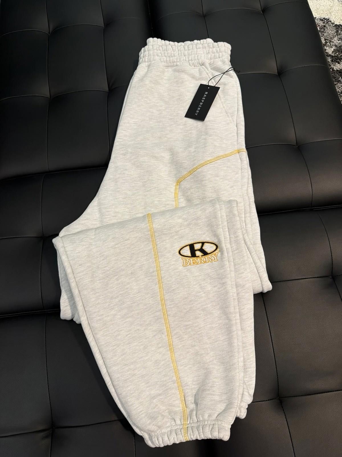 The GV Gallery Gv Gallery Raspberry Hills Grey Sweatpants Size Medium Size US 32 / EU 48 - 1 Thumbnail