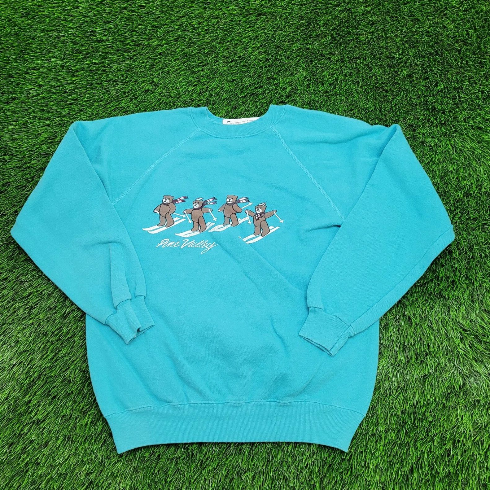 Hanes Vintage Pine-Valley Snow Bear Skiing Sweatshirt Womens M-Short 19x22  Aqua-Blue