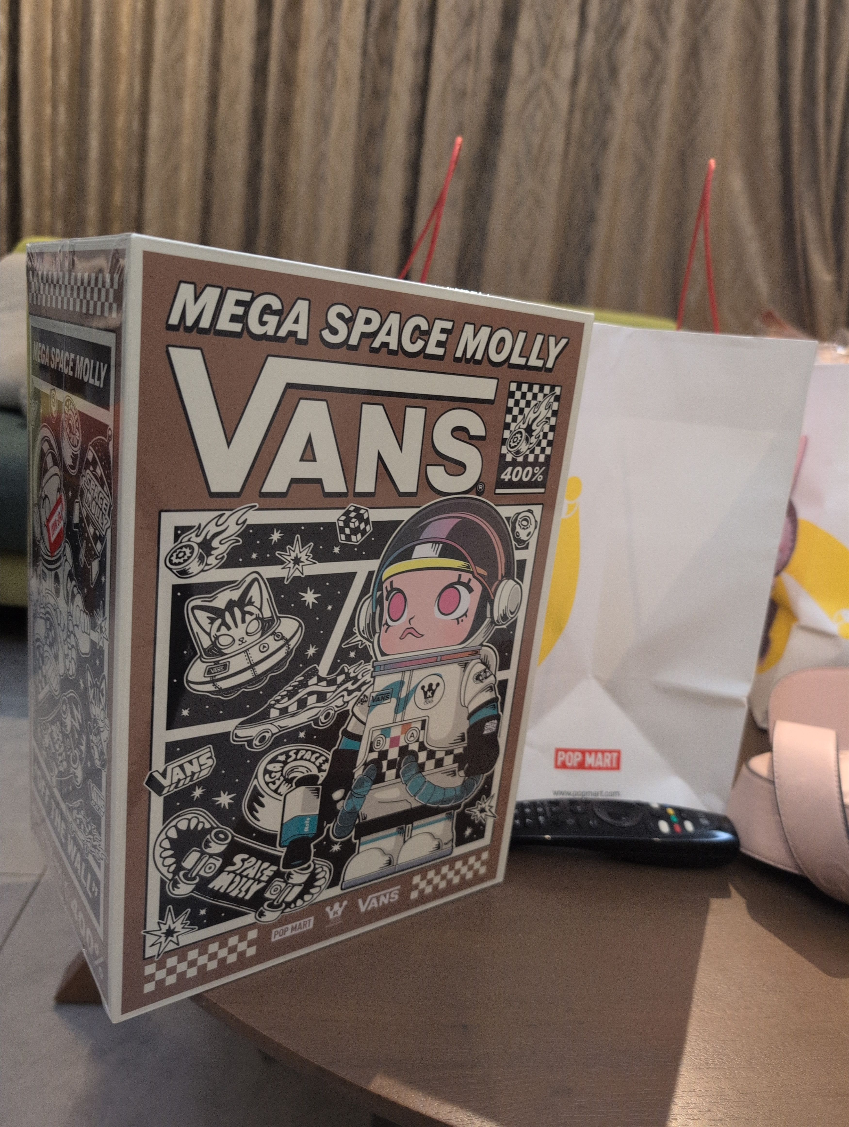POP MART POP MART MEGA SPACE MOLLY 400% Size ONE SIZE - 4 Thumbnail