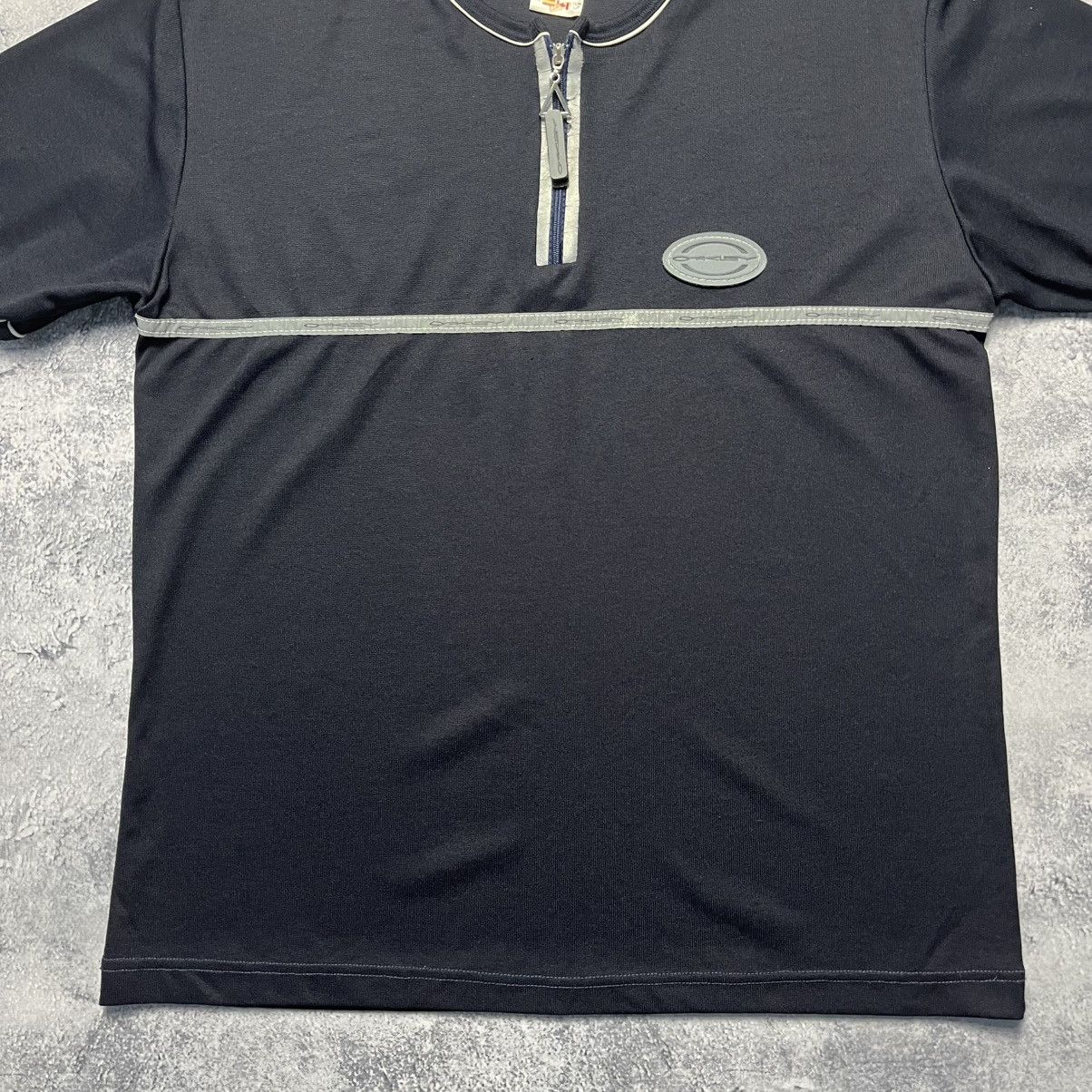 Oakley Vintage Oakley 1/3 Zip Logo Reflective Tee Streetwear Y2K Size US L / EU 52-54 / 3 - 3 Thumbnail