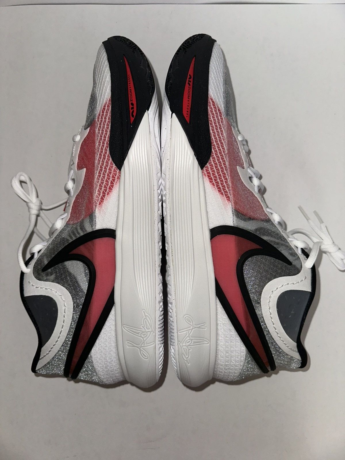 Nike DS Nike Kyrie 8 Low “University Red” 15M Size US 15 / EU 48 - 2 Thumbnail
