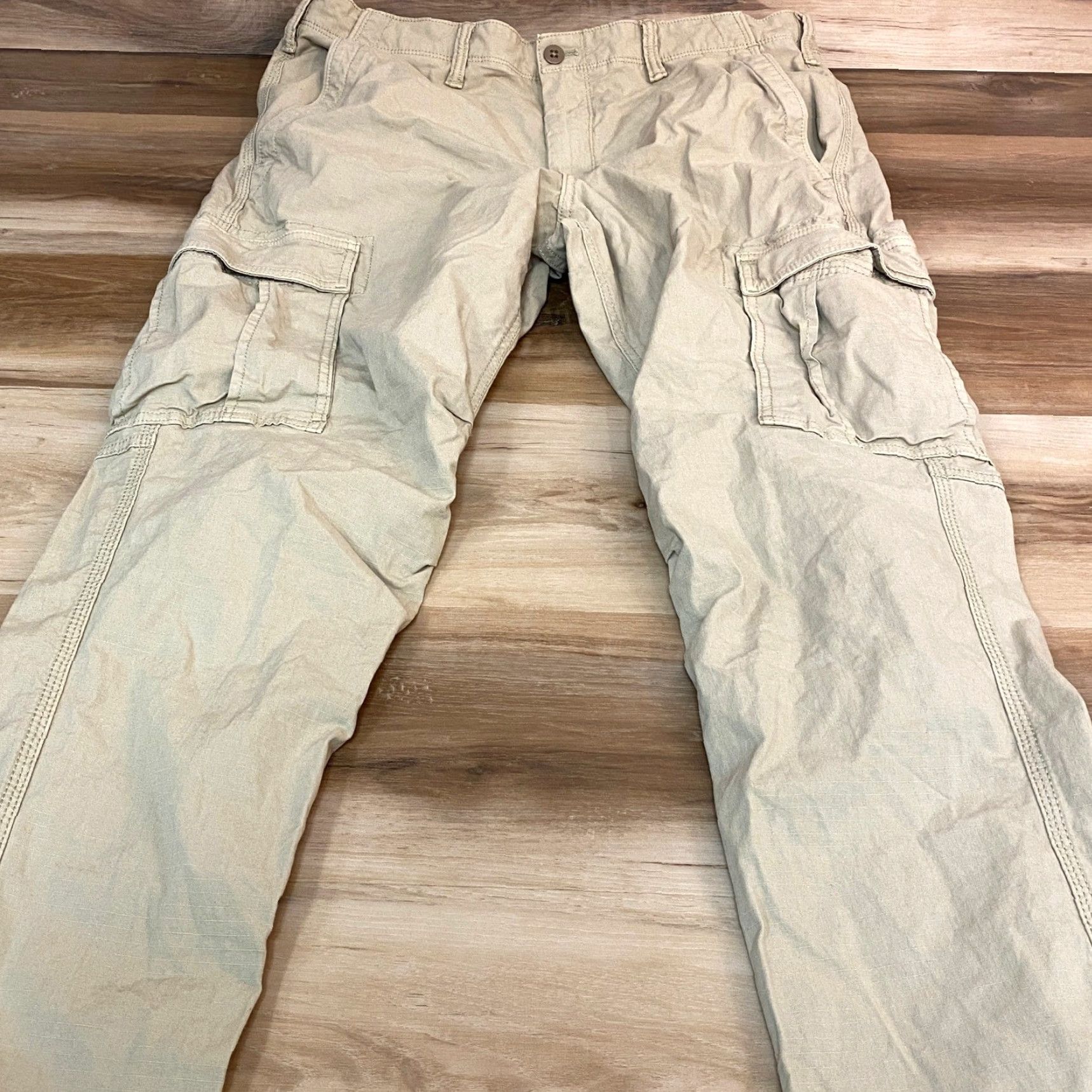 Gap Gap Cargo Pants Mens 36x32 Tan Khaki Straight Leg Workwear Casual Utility Pants Mens 36 Beige Cotton Blend Cargo Pocket Pants Mens Regular Mens Size US 36 / EU 52 - 6 Thumbnail