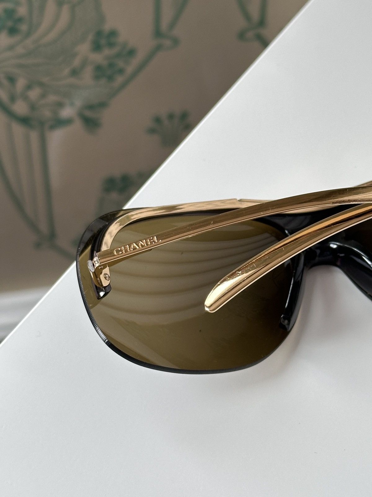 Chanel CHANEL Shield Mask Rimless Brown Gold Sunglasses 6007 Y2K Size ONE SIZE - 13 Thumbnail