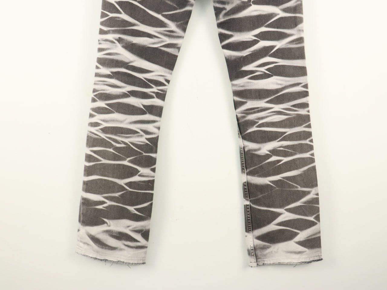 Guess Guess Low Rider Tiger Stripe Style Jeans MADE IN ITALY Size US 28 / EU 44 - 16 Thumbnail