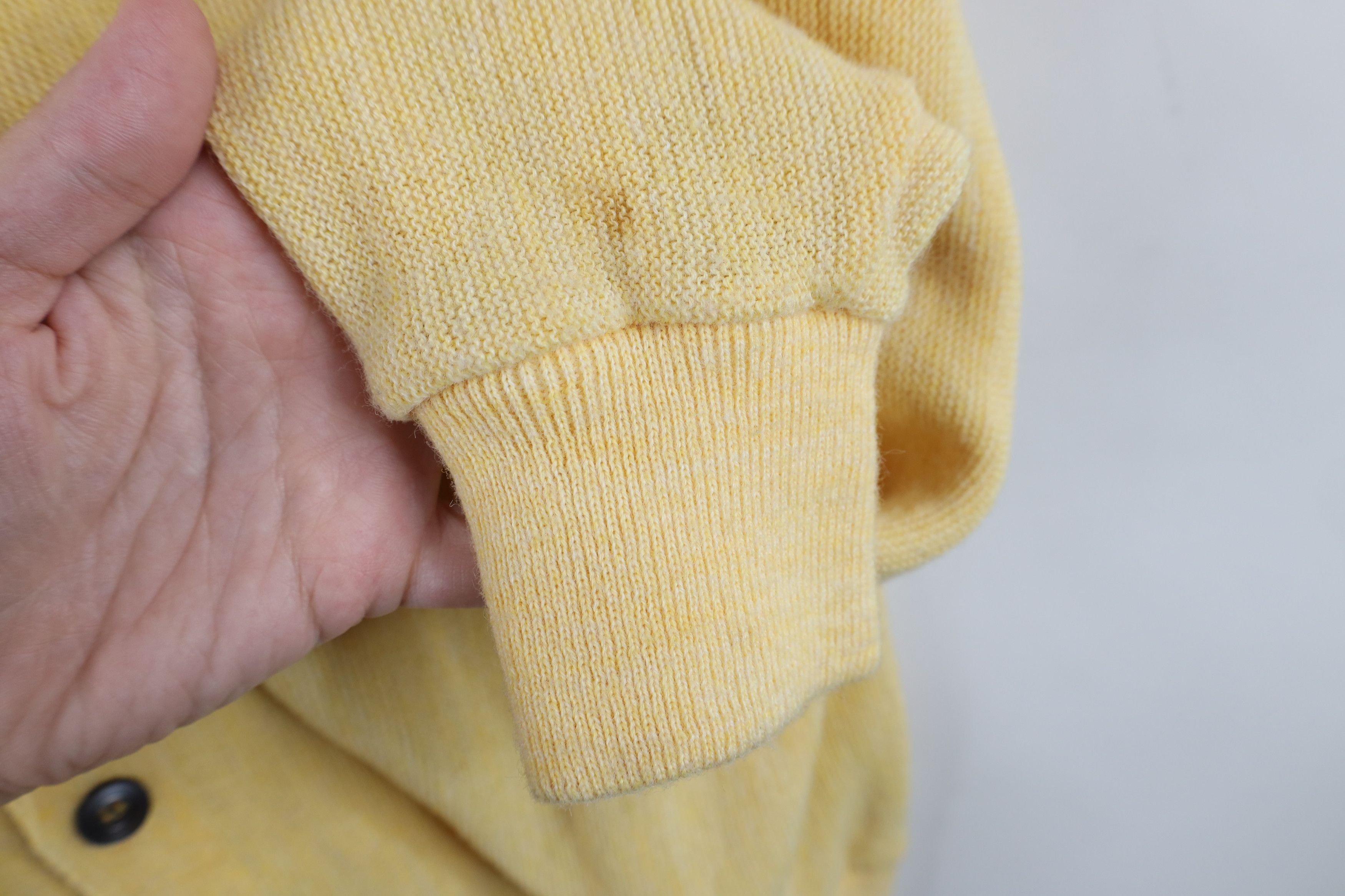 Vintage Vtg 60s Streetwear Cardigan Sweater Kurt Cobain Yellow USA Size US L / EU 52-54 / 3 - 4 Thumbnail