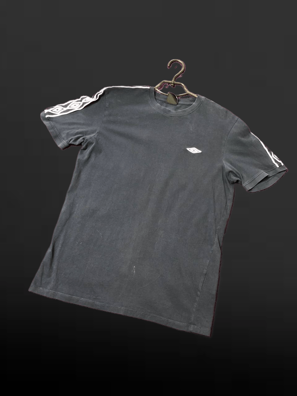 Umbro Vintage Umbro PLAIN T-Shirt BASIC LOGO Size US L / EU 52-54 / 3 - 1 Thumbnail