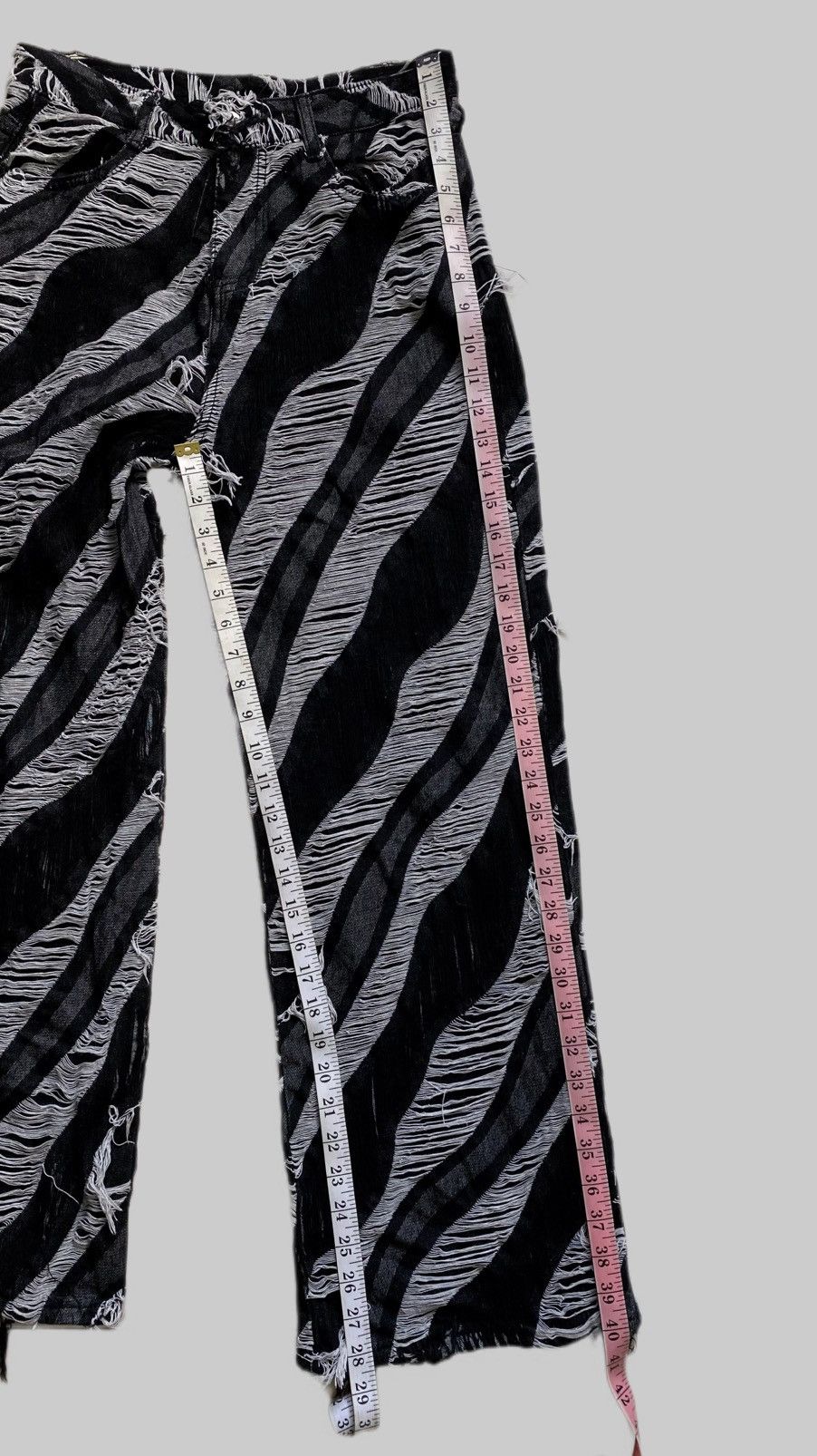 Japanese Brand Shredded Diagonal Stripe Wide-Leg Deconstructed Jeans Size US 30 / EU 46 - 8 Thumbnail