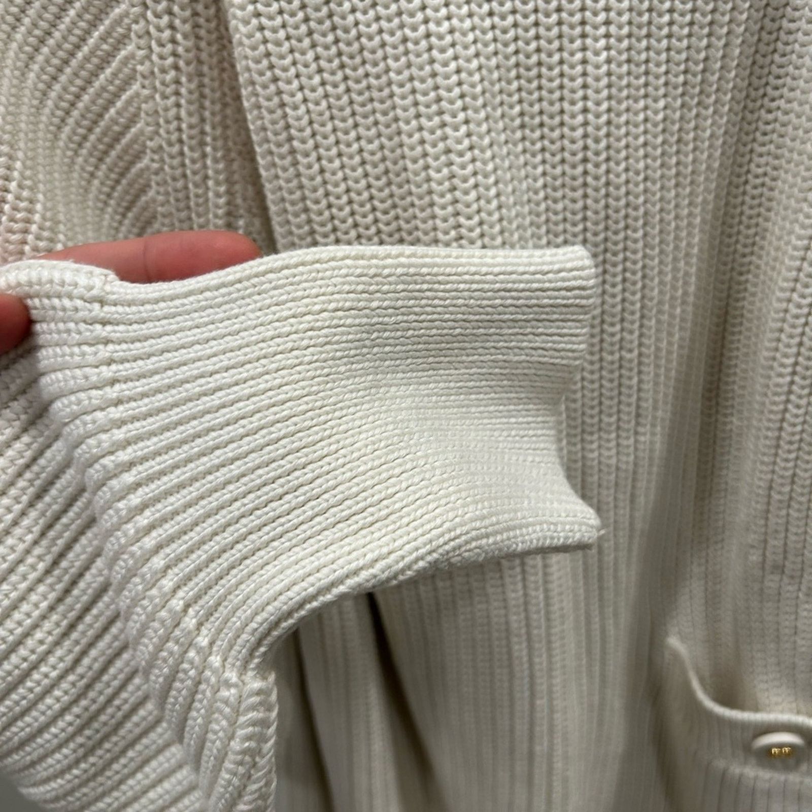 Chanel CHANEL CC Logo Button Low Gauge Knit Sweater Jumper 40 Cream Size L / US 10 / IT 46 - 4 Thumbnail
