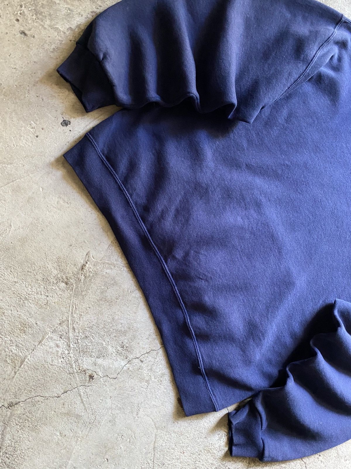 Russell Athletic Vintage 90s Russell Athletic Navy Blue Crop Boxy Fit Size US M / EU 48-50 / 2 - 10 Thumbnail