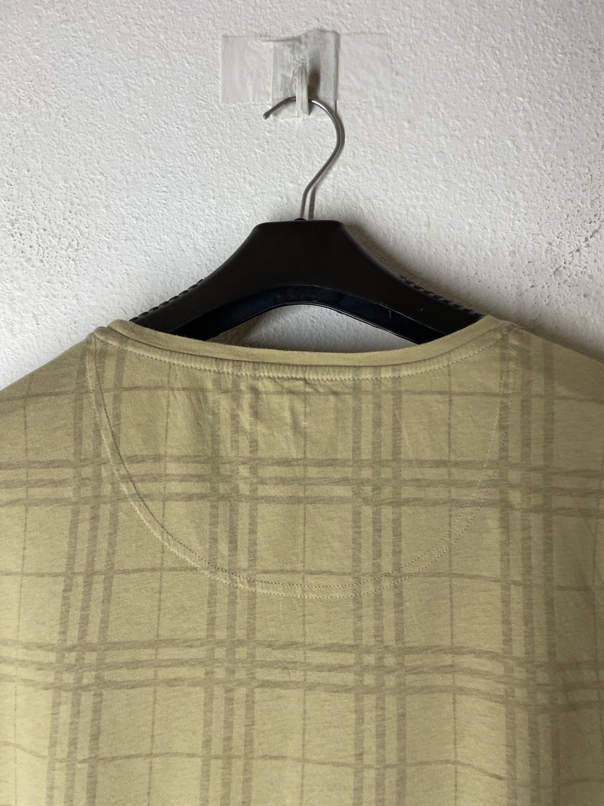 Burberry Vintage Burberry London Nova Check T Shirt Beige Size US XL / EU 56 / 4 - 11 Thumbnail