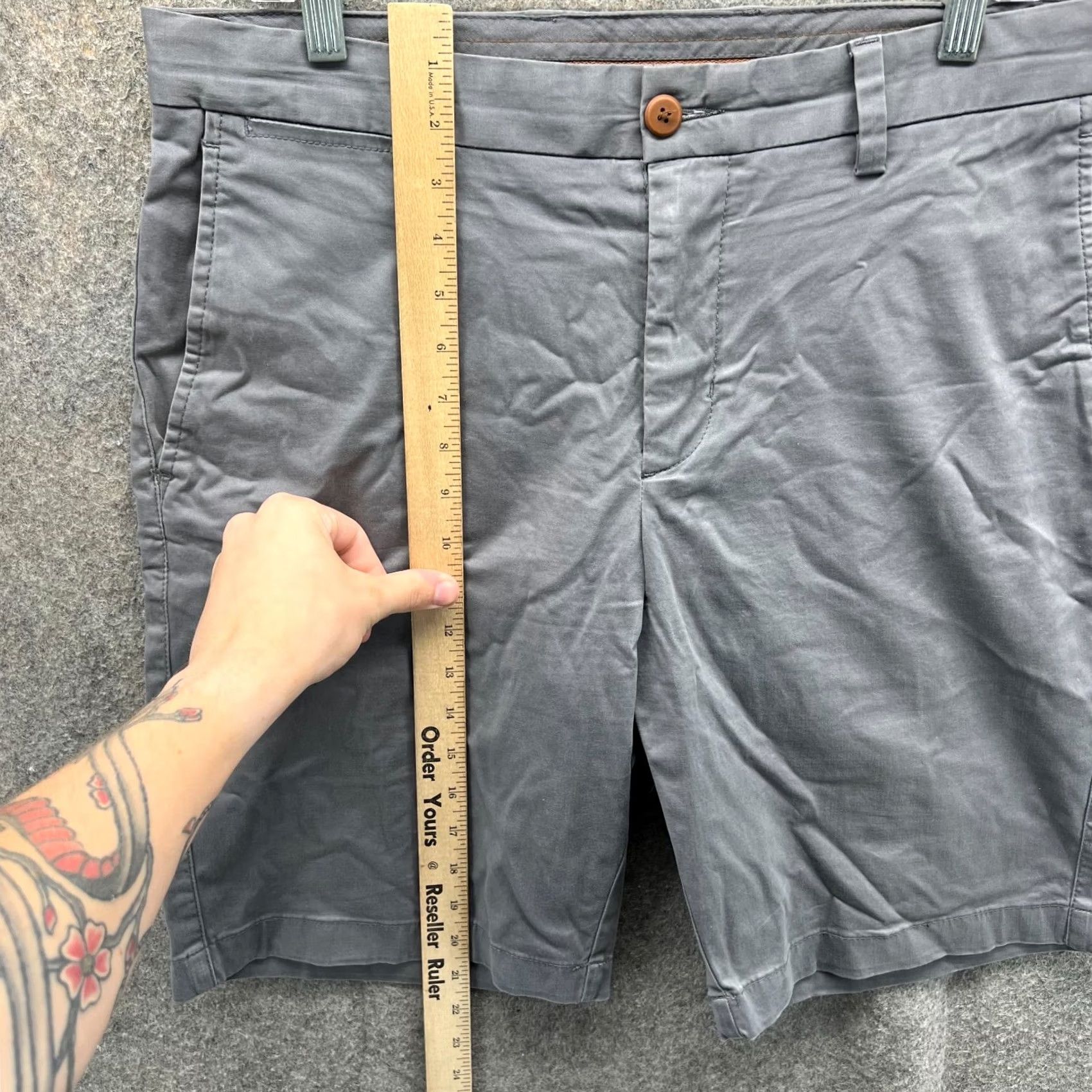 Tommy Bahama Tommy Bahama Shorts Men 33 Gray Chino Flat Front Casual Cotton Outdoors Vintage No -> Size US 33 - 7 Thumbnail