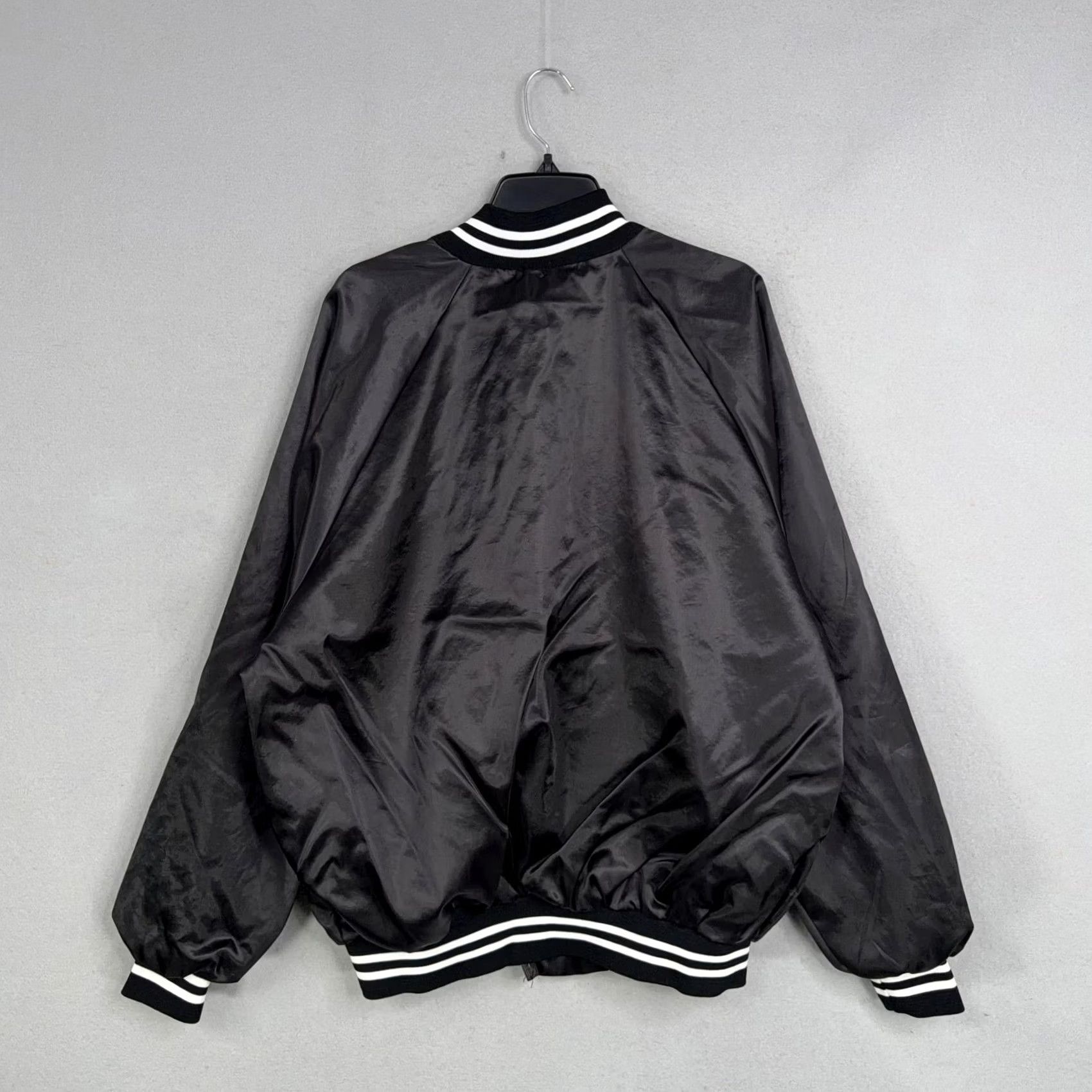 Vintage VINTAGE Auburn Sportswear Jacket Mens 2XL Black Satin Varsity Snap Bomber Size US XXL / EU 58 / 5 - 6 Thumbnail
