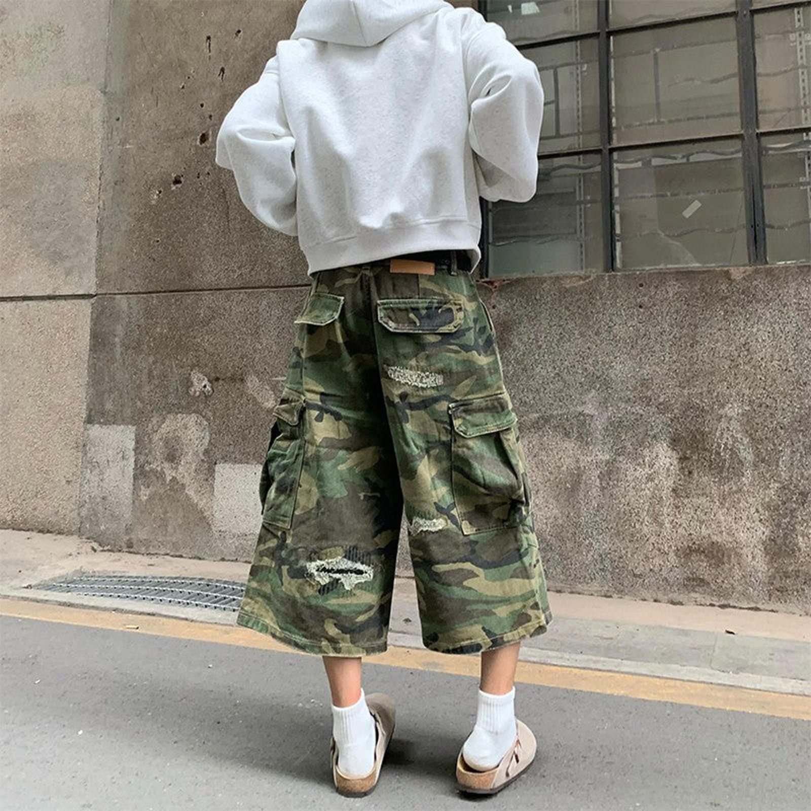 Vintage Camo Distressed Jorts, Baggy Shorts Size US 28 / EU 44 - 4 Thumbnail