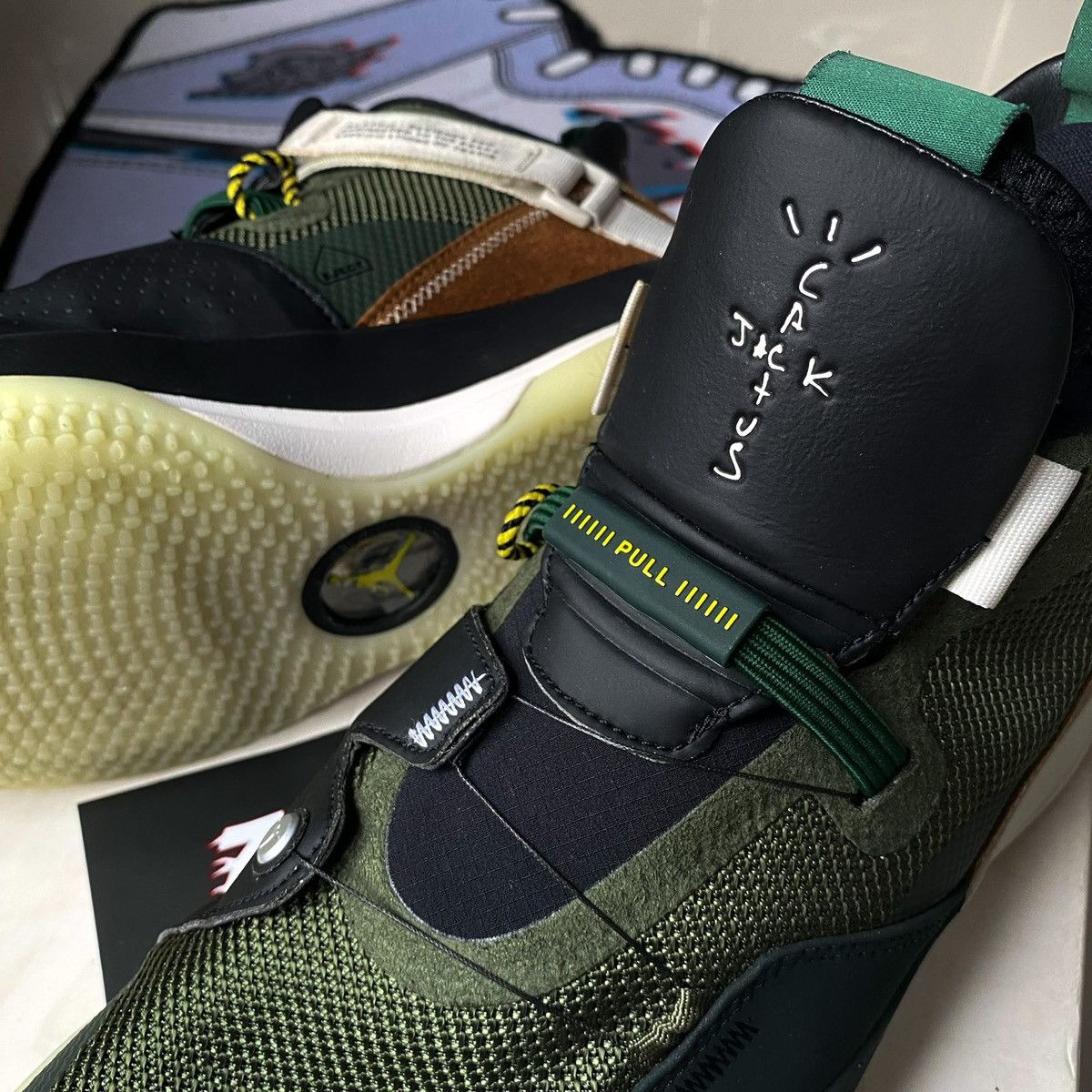 Jordan Brand × Travis Scott Nike Air Jordan × Travis Scott AJ33 UK8.5 Us9.5 Size US 9.5 / EU 42-43 - 6 Thumbnail