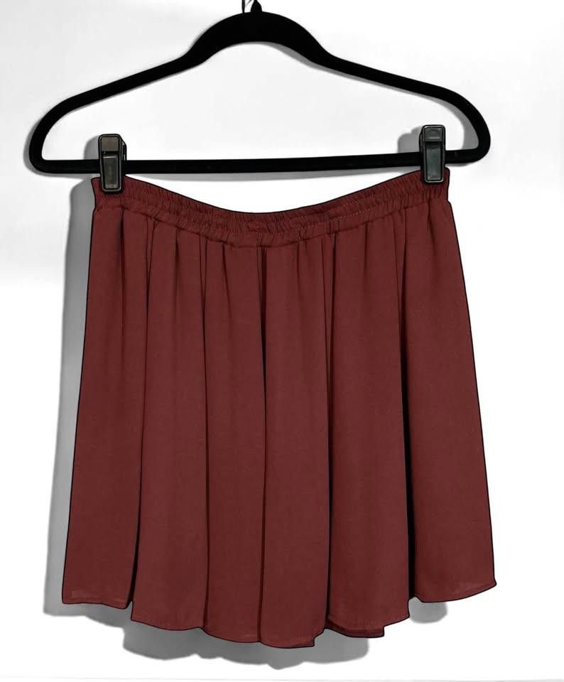 Designer Chic Pleated Skirt by John Gall Size 30" / US 8 / IT 44 - 2 Thumbnail