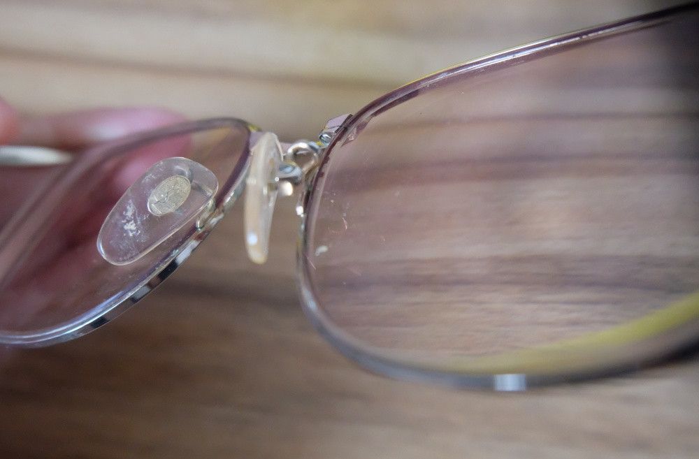 Yves Saint Laurent Vintage Yves Saint Laurent Glasses Gold Red Glitter Trim Size ONE SIZE - 8 Thumbnail