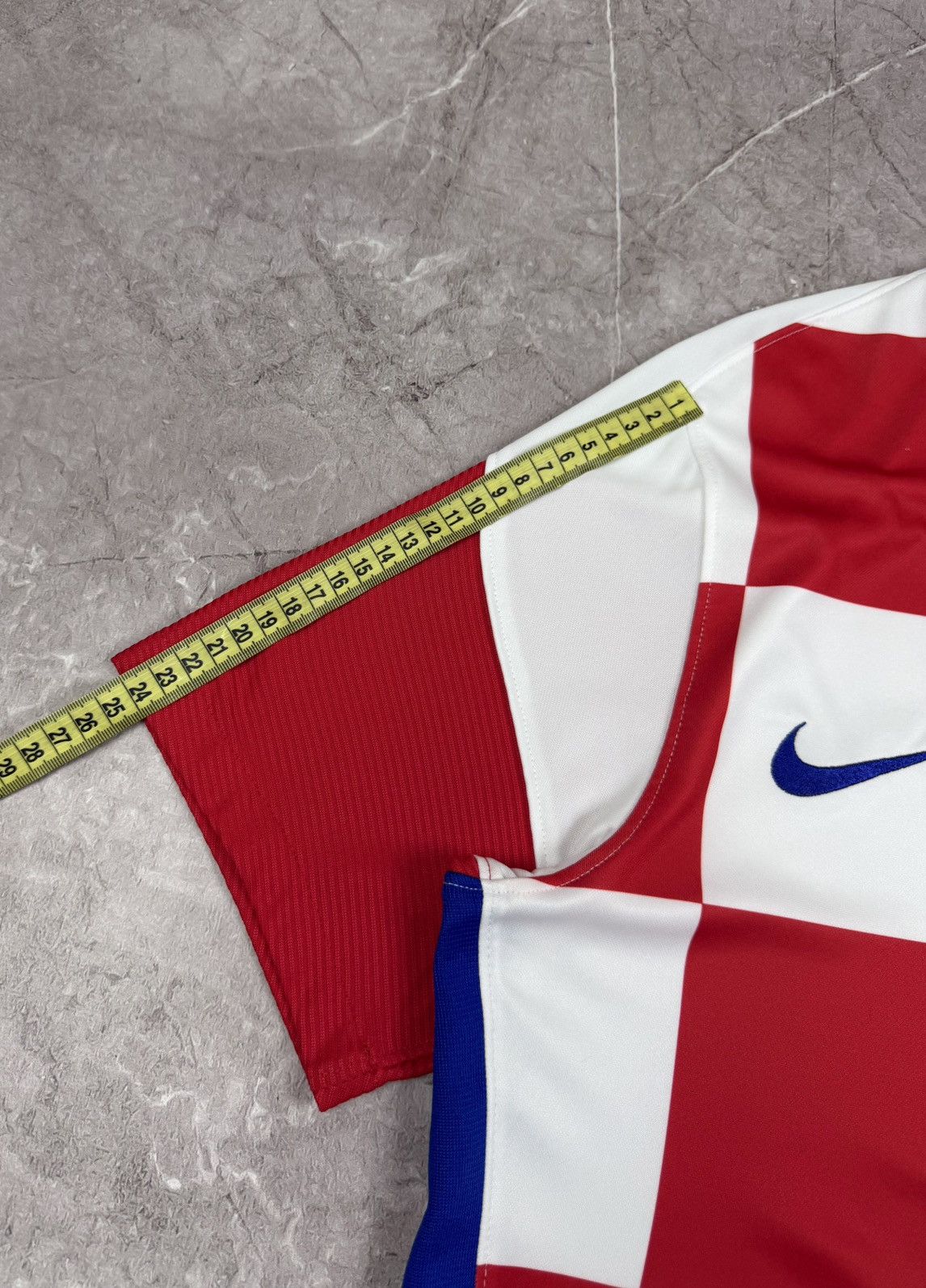 Nike Nike Croatia hns soccer jersey Size M Size US M / EU 48-50 / 2 - 11 Thumbnail
