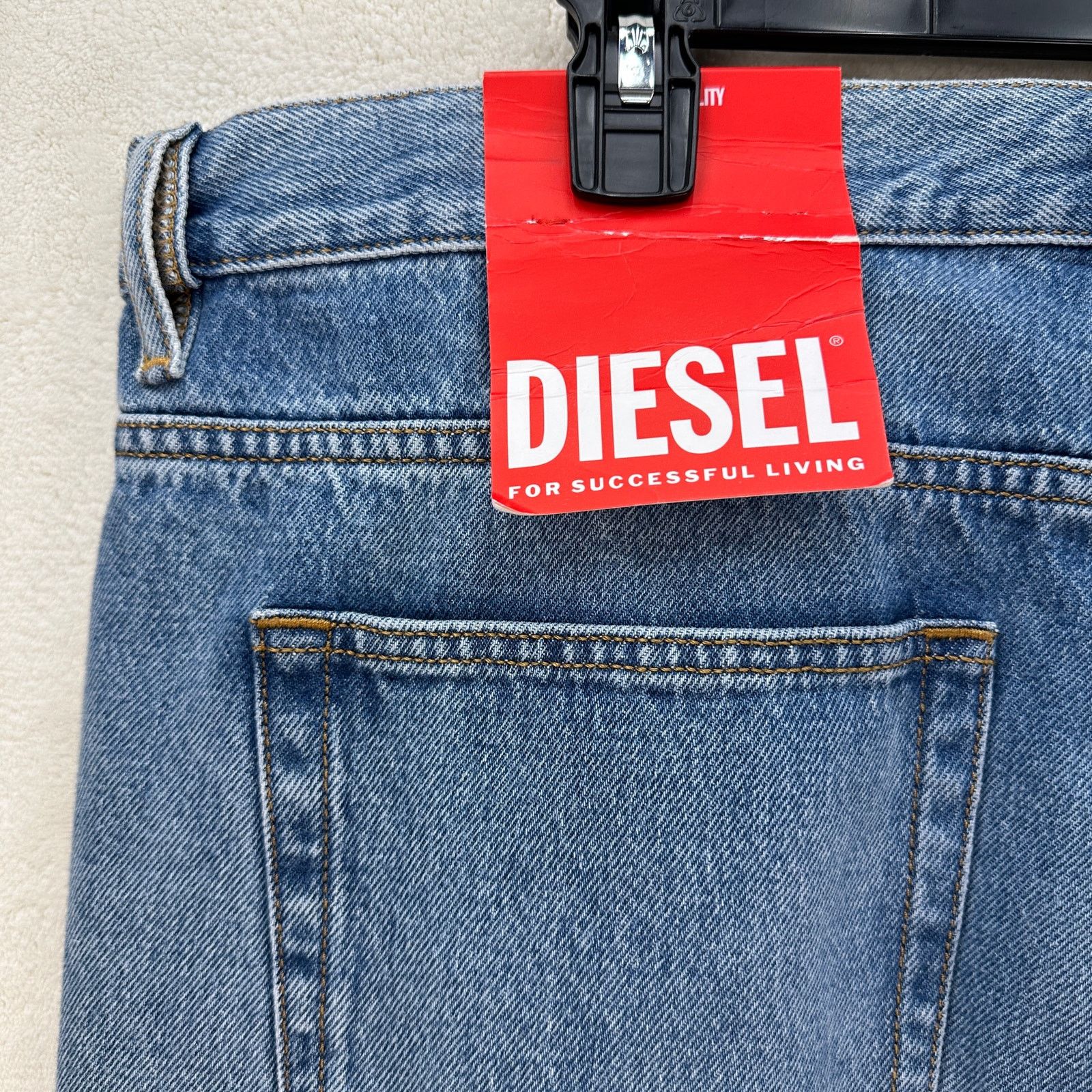 Diesel DIESEL INDUSTRY D-VIKER MEN'S 38 MEDIUM WASH TAPER STRAIGHT Size US 38 / EU 54 - 9 Thumbnail