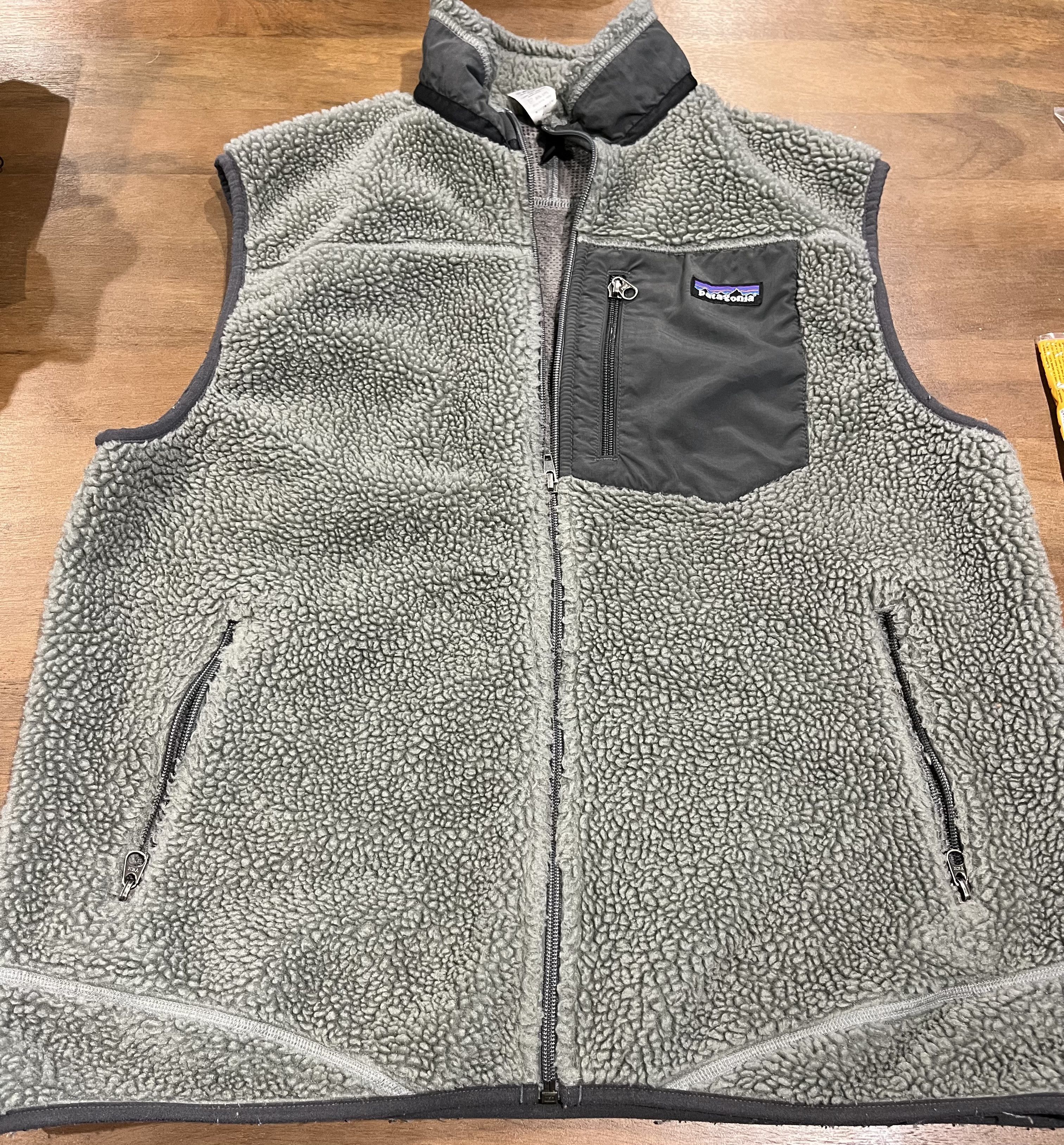 image of Patagonia Classic Retro-X Fleece Vest Men’S Large in Grey, Men's