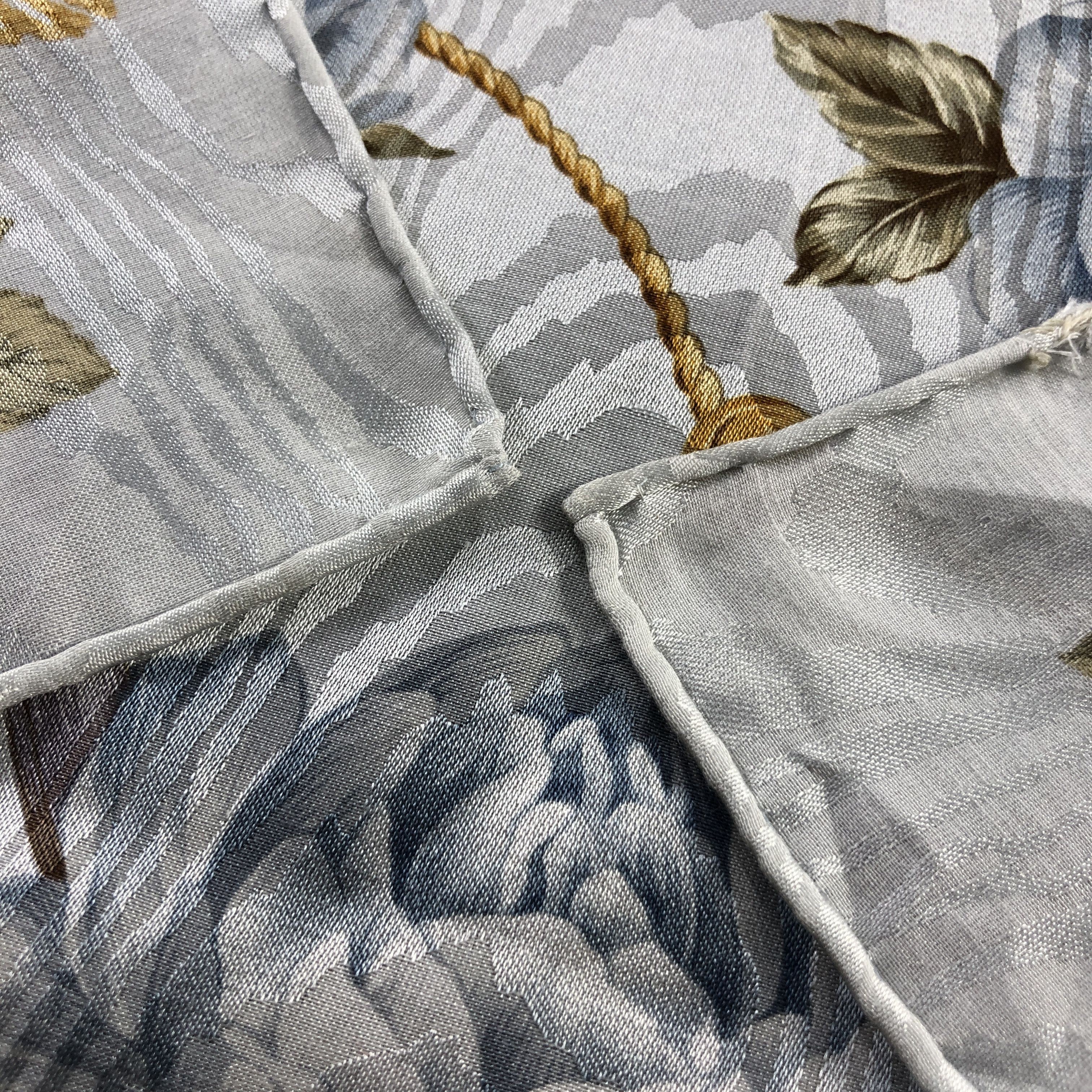 Burberry Burberry Floral Handkerchief Neckerchief Bandana H2730 Size ONE SIZE - 5 Thumbnail
