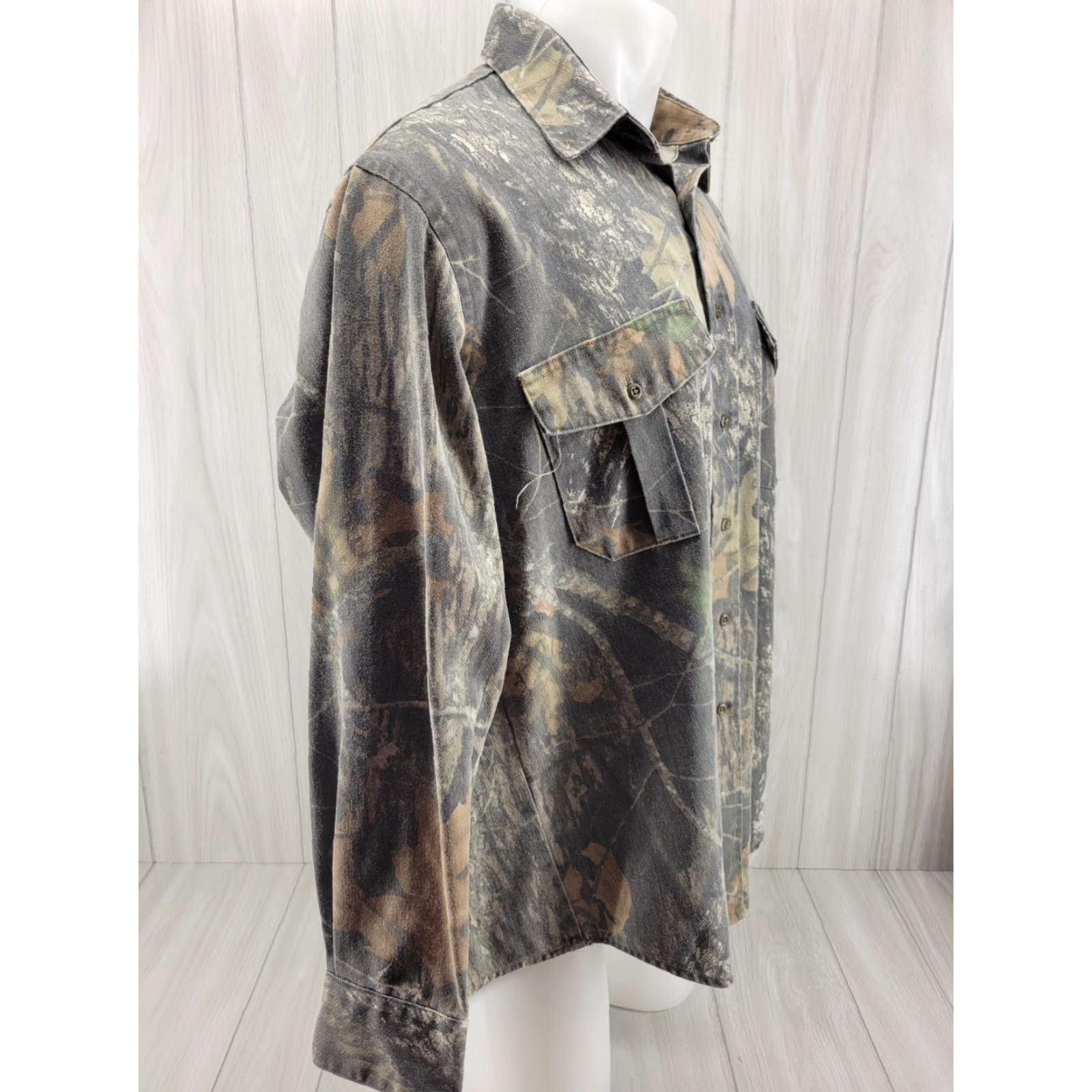 Vintage VTG No Trace Dan River Mossy Oak Hunting Camo Button-Down Shirt Mens Large Shirt Camouflage Hunting 90s Mens L Size US L / EU 52-54 / 3 - 4 Thumbnail