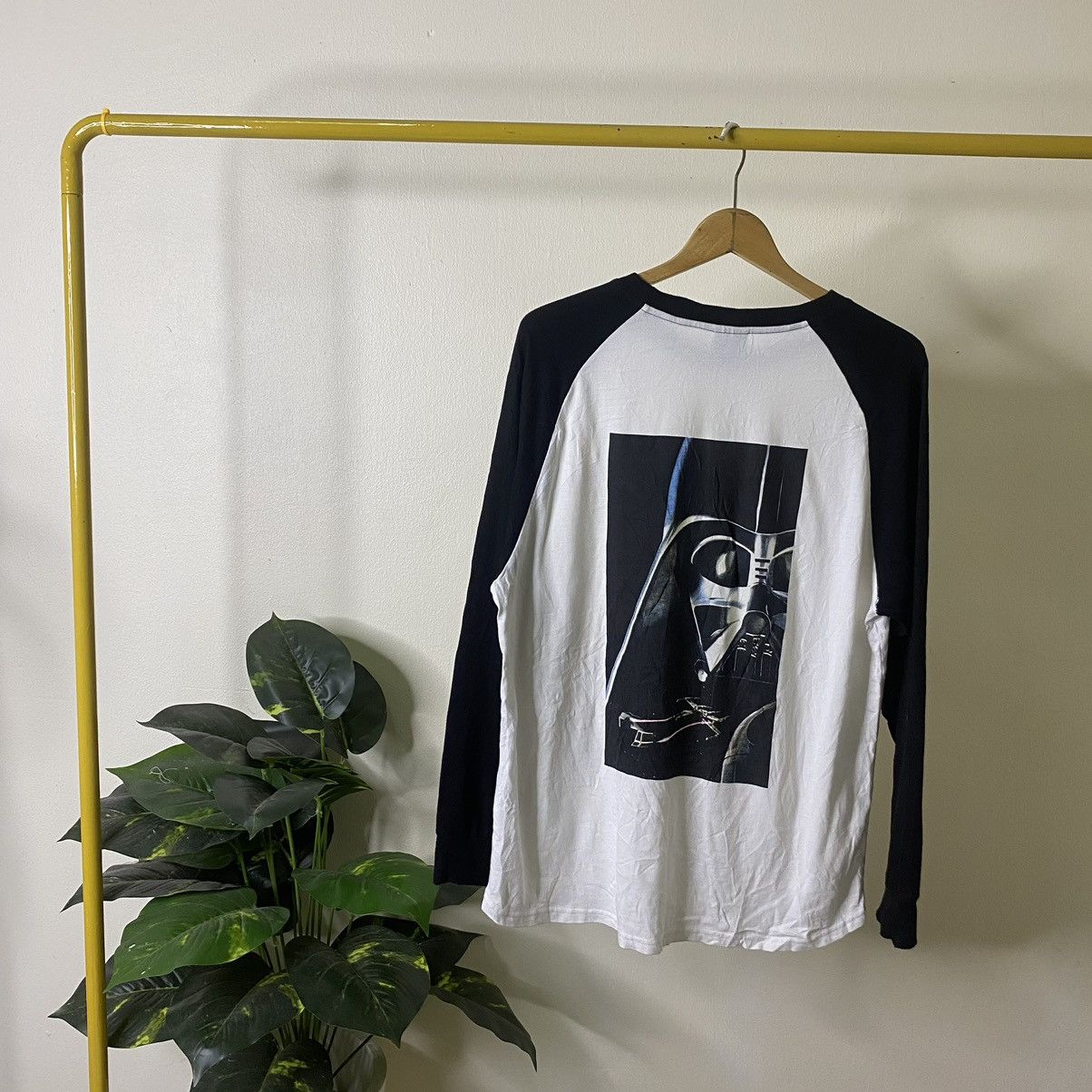 Star Wars GU x Star Wars Darth Vader Collaboration LS Tee Size US L / EU 52-54 / 3 - 1 Thumbnail