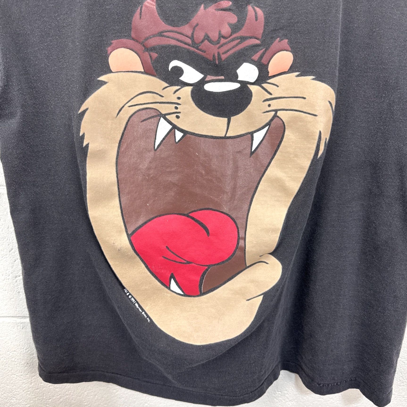 Vintage VINTAGE Disney Tasmanian Devil XL Big Face Graphic T Shirt UBI Faded Black Men Shirt 1990s 90s Cartoon Toys Logo Taz Disney Looney Tunes Mens Size US XL / EU 56 / 4 - 2 Thumbnail
