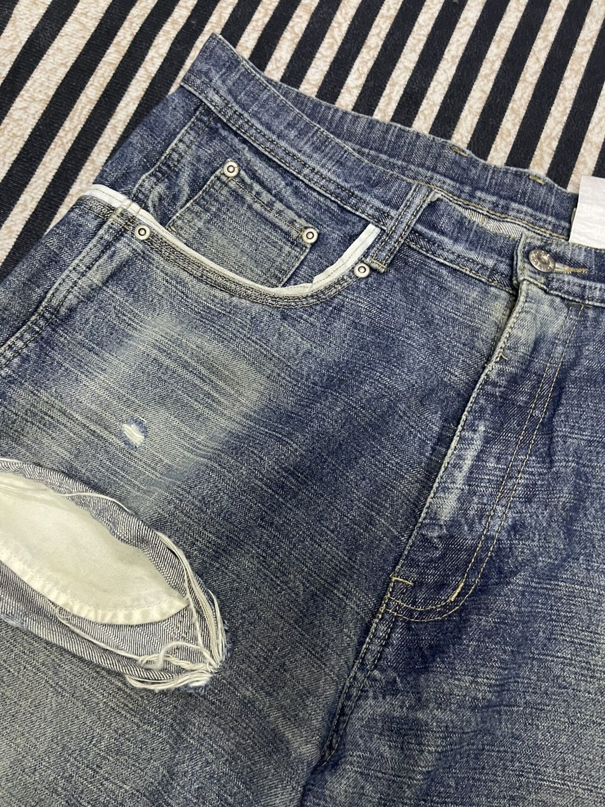 MasterPiece 2000s MASTERPIECE JAPAN BAGGY WASHABLE DISTRESSED JEANS Size US 32 / EU 48 - 8 Thumbnail