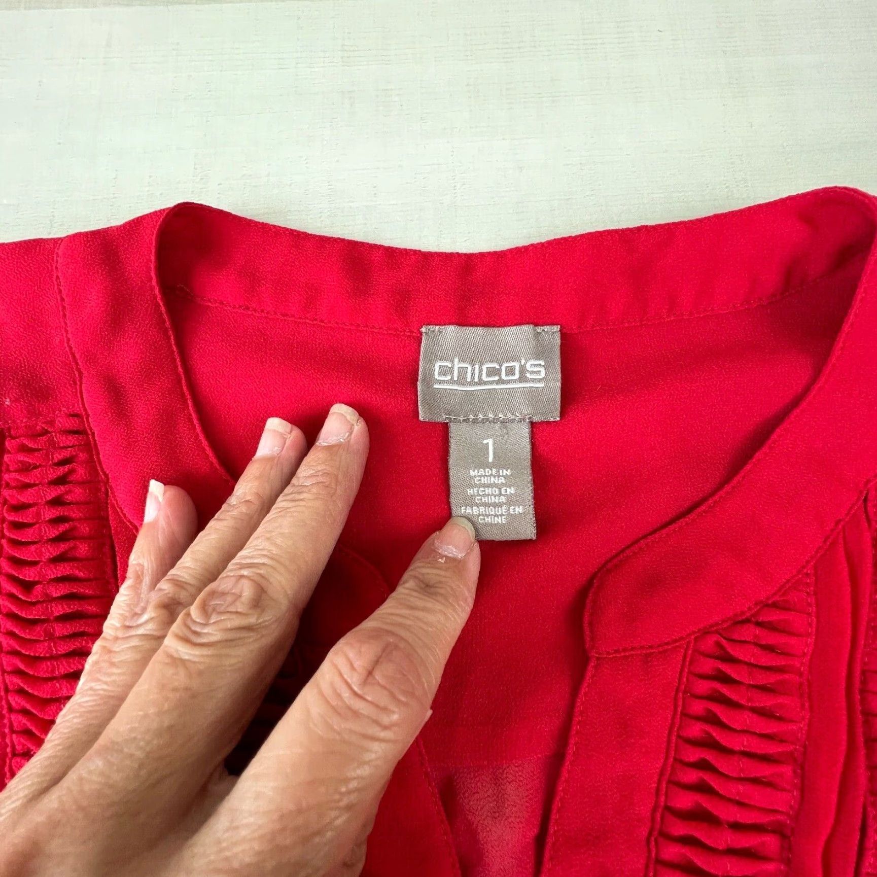 Vintage Chico's Red Semi Sheer 3/4 Sleeve Blouse Top Womens Small Flowy Button Shirt Size S / US 4 / IT 40 - 3 Thumbnail