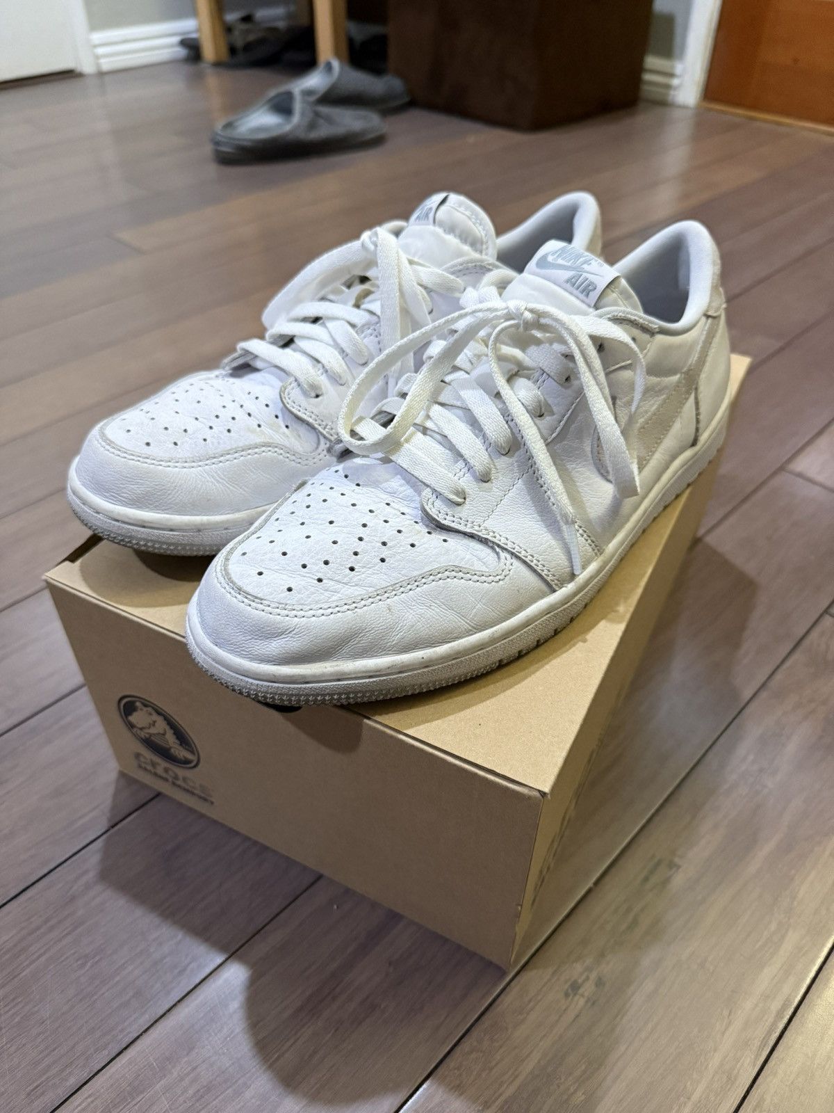 Jordan Brand × Nike Jordan 1 Low Neutral Grey Size US 11.5 / EU 44-45 - 1 Thumbnail