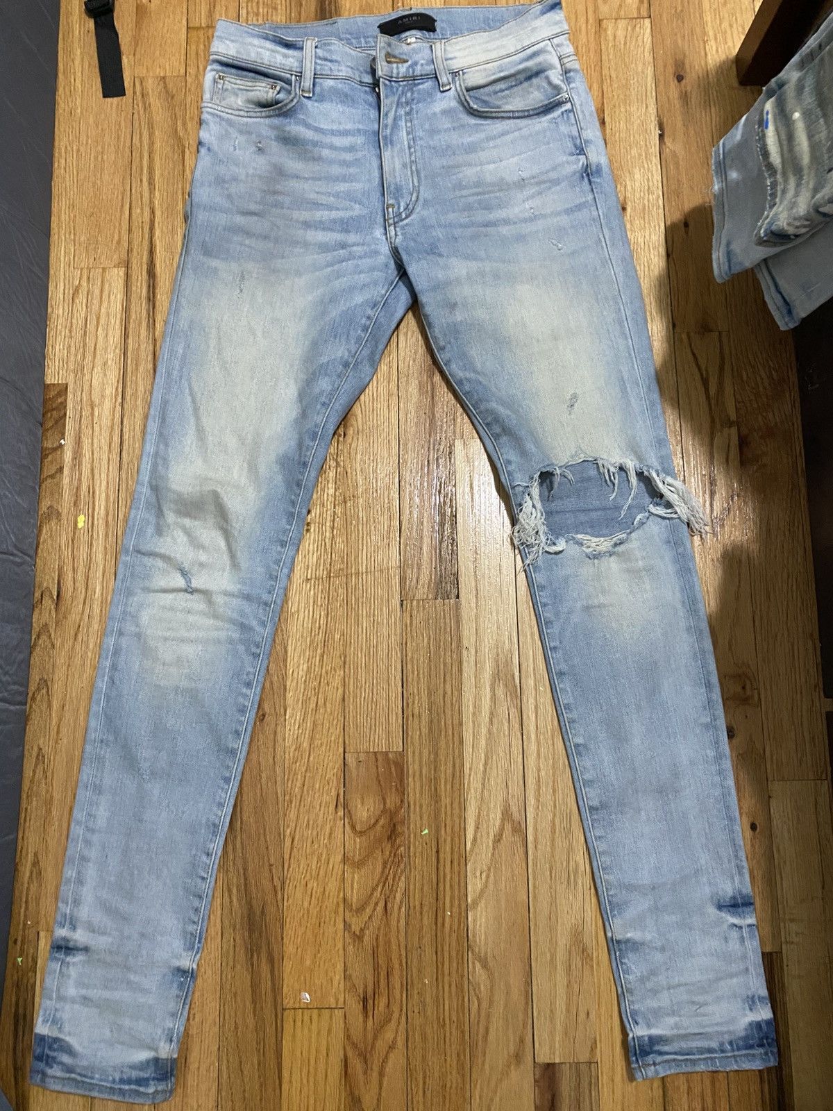 Amiri Amiri Super Light Indigo Broken Knee Size US 31 - 1 Thumbnail