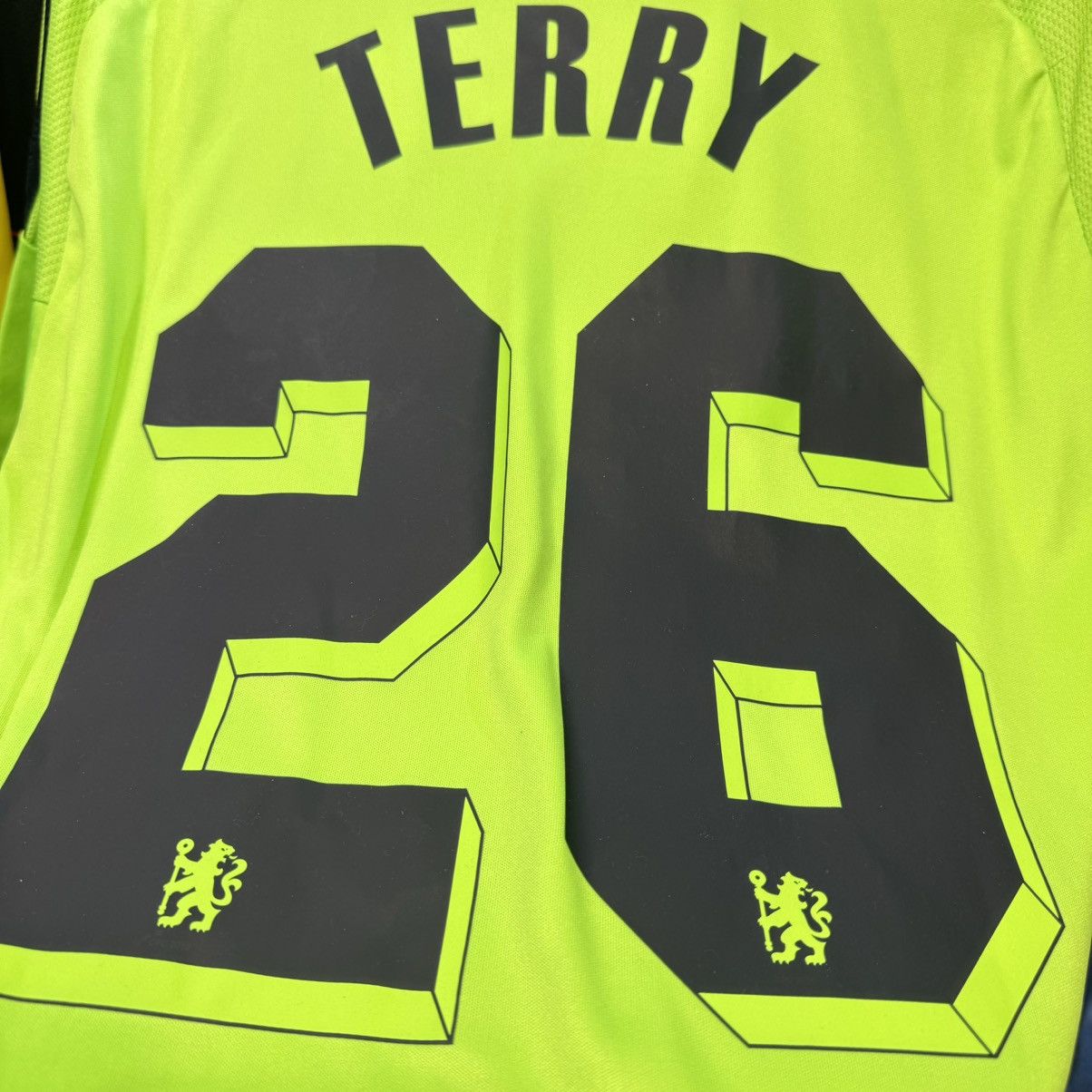 Adidas Chelsea 10/11 away shirt #26 Terry Size US L / EU 52-54 / 3 - 6 Thumbnail