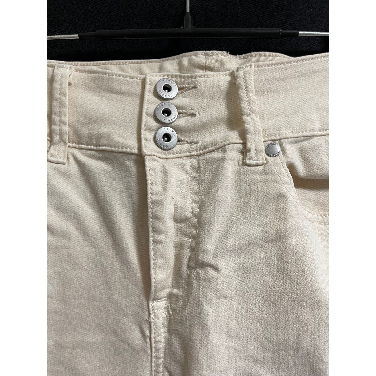 Other Torrid Jegging Size 12S 3 Button Beige / Off White Pants Size 35" - 3 Thumbnail