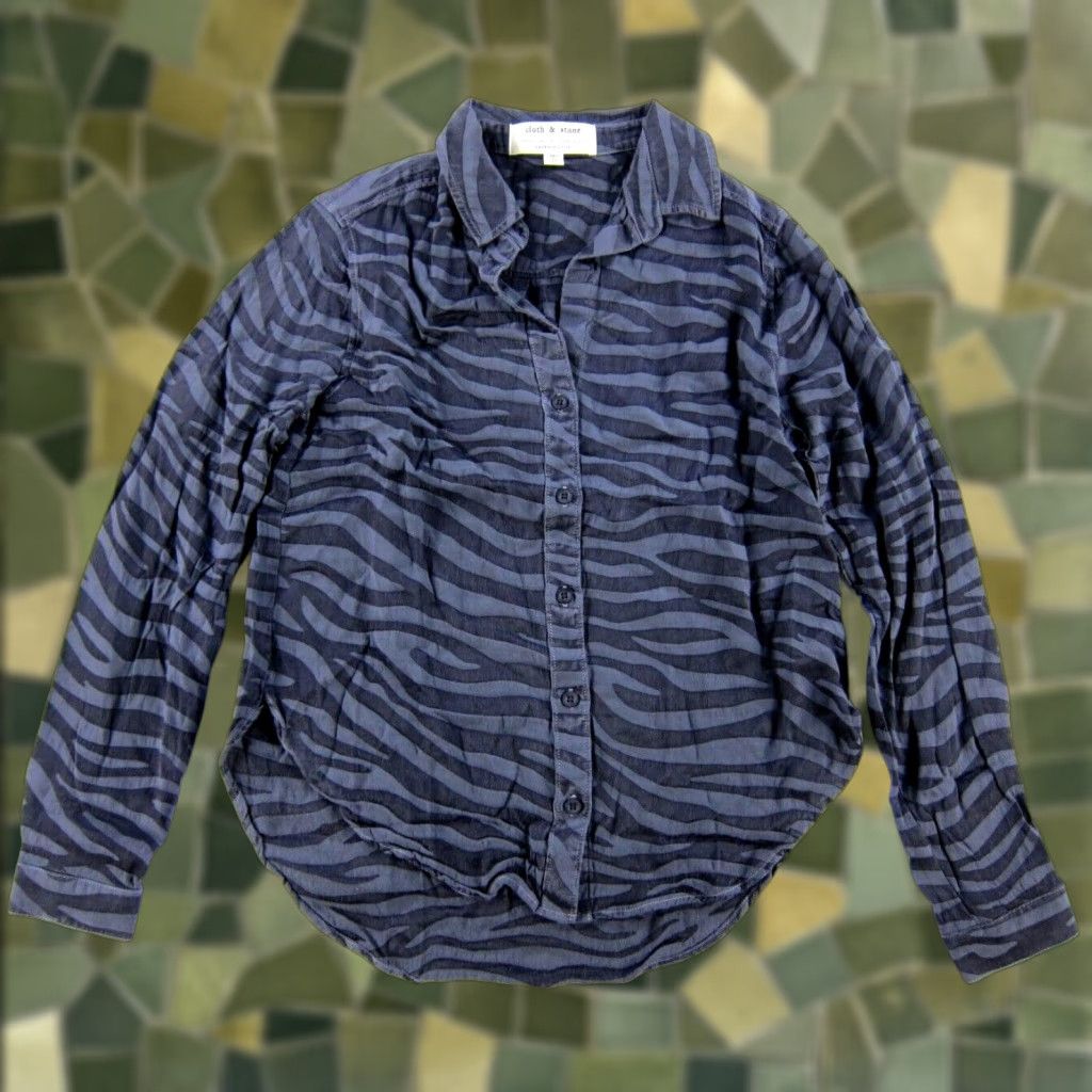 Anthropologie Cloth & Stone Anthropologie Button-Up Zebra Blouse XS Womens Long Sleeve Rayon Blue Shirt Size XS / US 0-2 / IT 36-38 - 1 Thumbnail