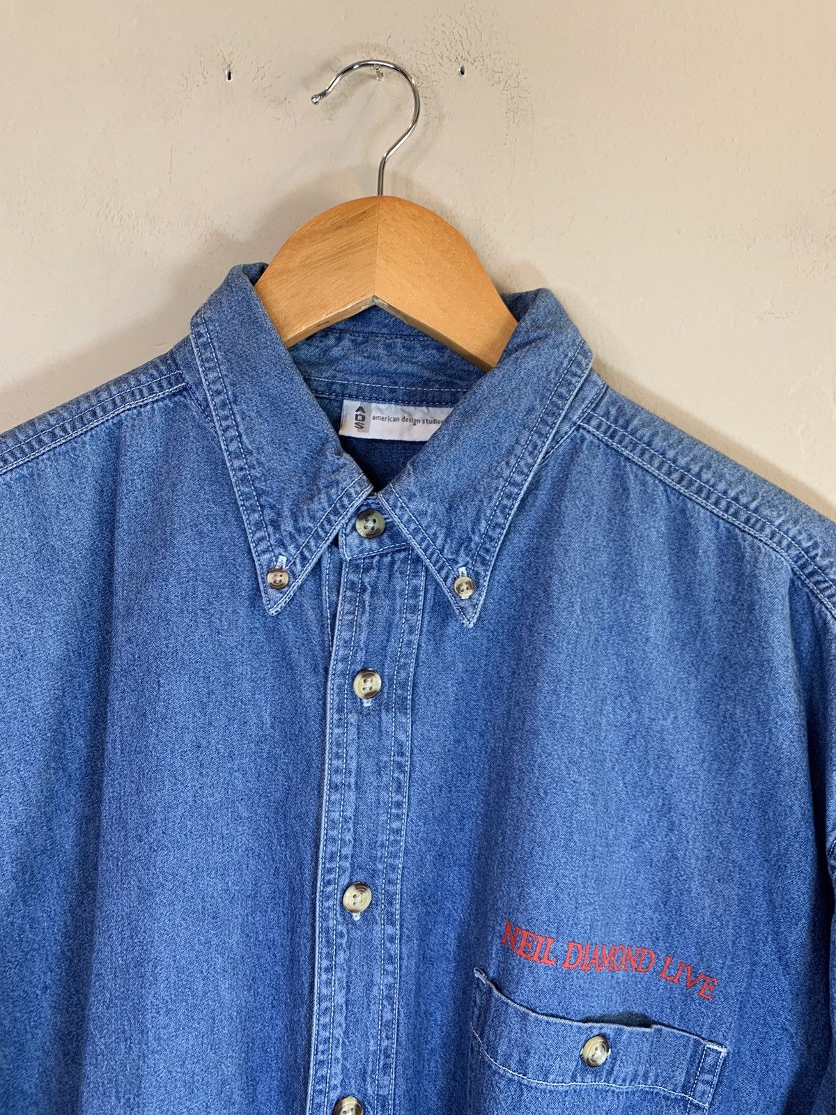 Band Tees × Vintage *RARE* Vintage 2001 Neil Diamond Live Denim Button Shirt - L Size US L / EU 52-54 / 3 - 4 Thumbnail
