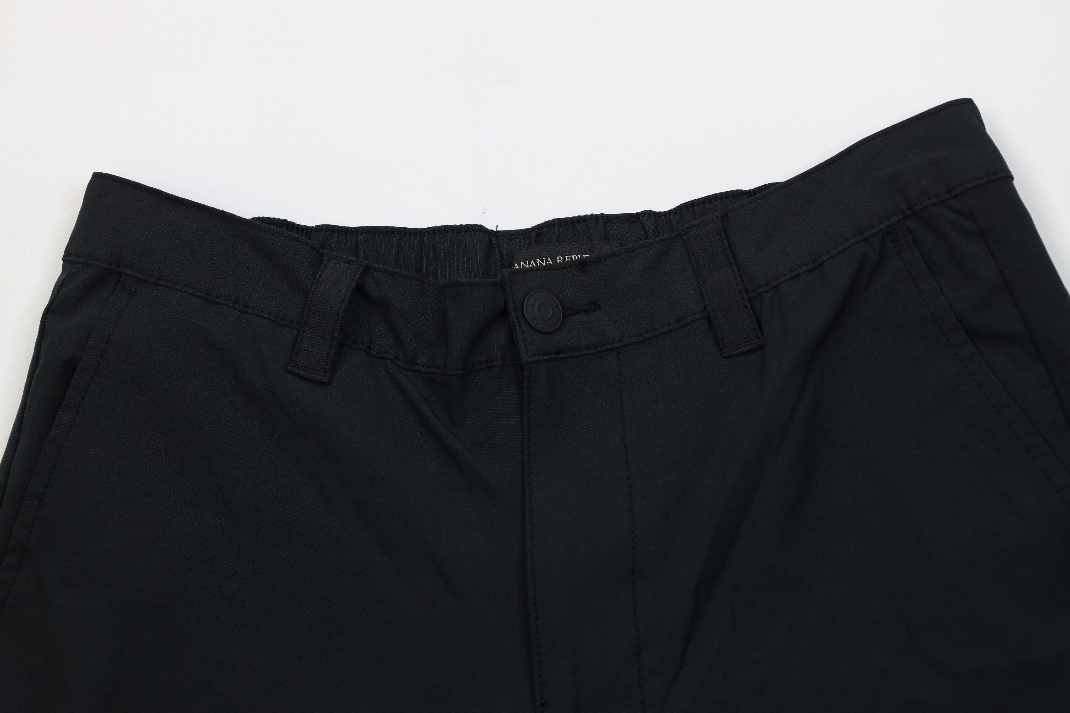 Banana Republic Banana Republic Tech Knit Above Knee Chino Shorts Black Size US 34 / EU 50 - 2 Thumbnail