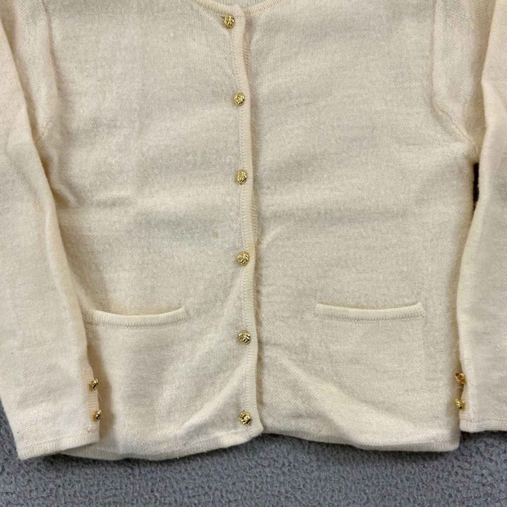 Vintage Karen Scott Cardigan Sweater Women’s PS Petite Ivory Cream Long Sleeve Floral Knit WoolButton Embroidered Vintage Size S / US 4 / IT 40 - 2 Thumbnail