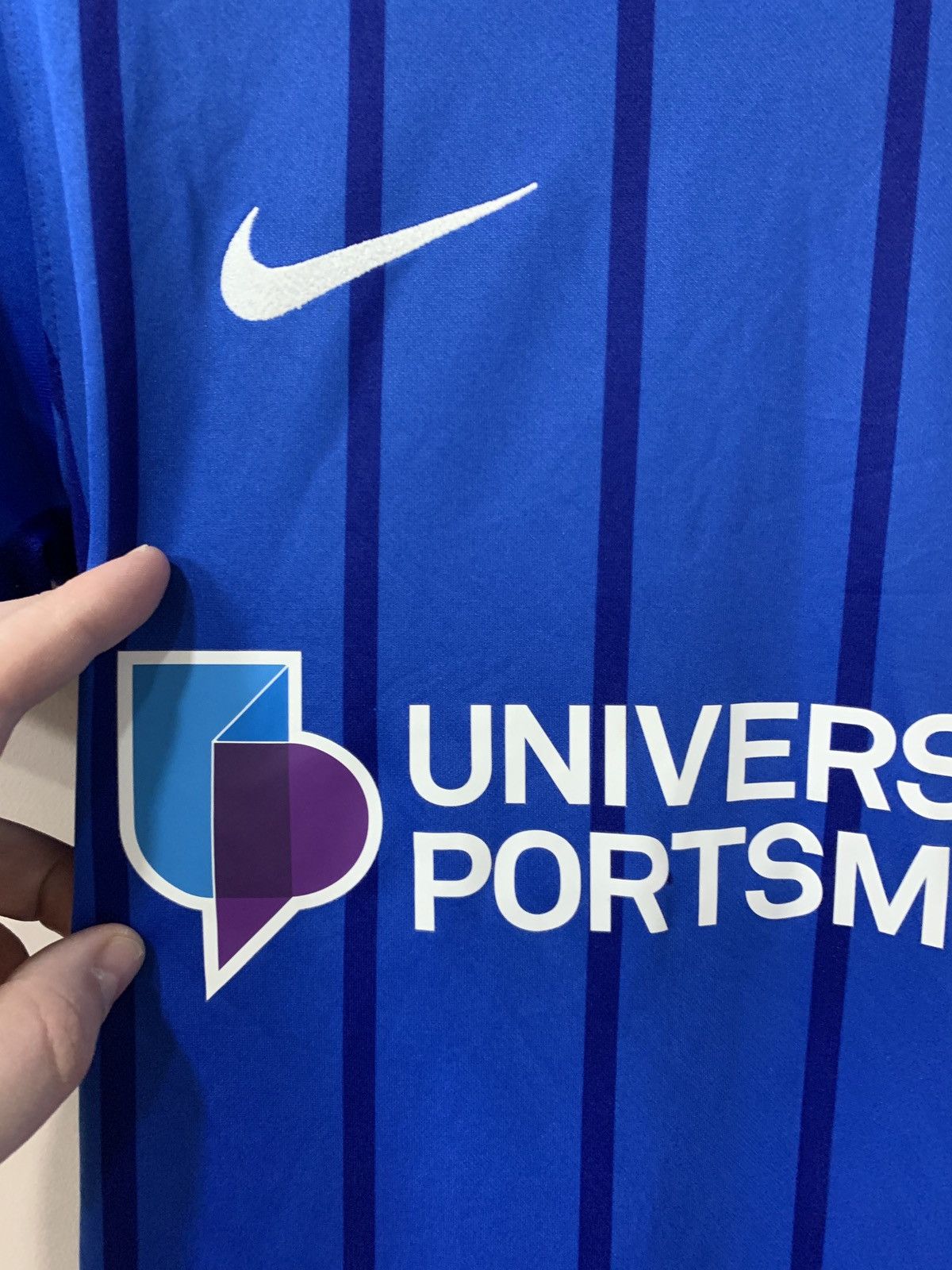 Nike Portsmouth Home Football Shirt Nike Soccer Jersey Size M Size US M / EU 48-50 / 2 - 5 Thumbnail