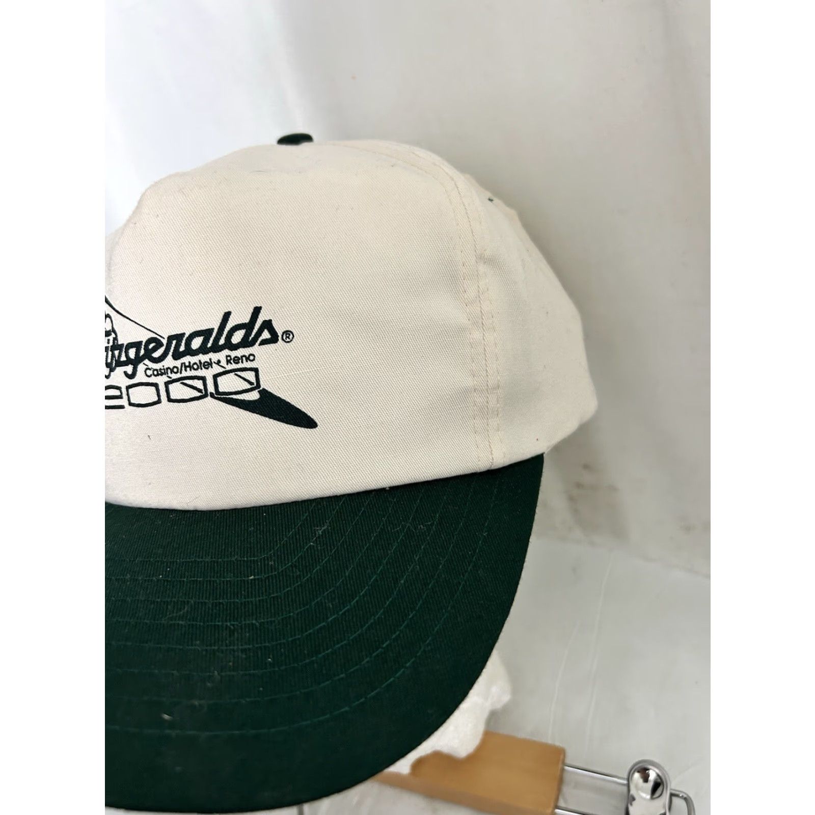 Vintage VINTAGE Fitzgeralds Casino SnapBack Hat 200 Green Beige Adjustable Size ONE SIZE - 3 Thumbnail